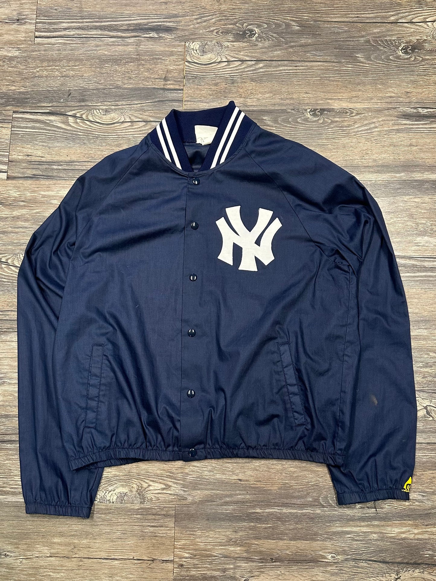 90’s YANKEES BUTTON UP JACKET (LARGE)