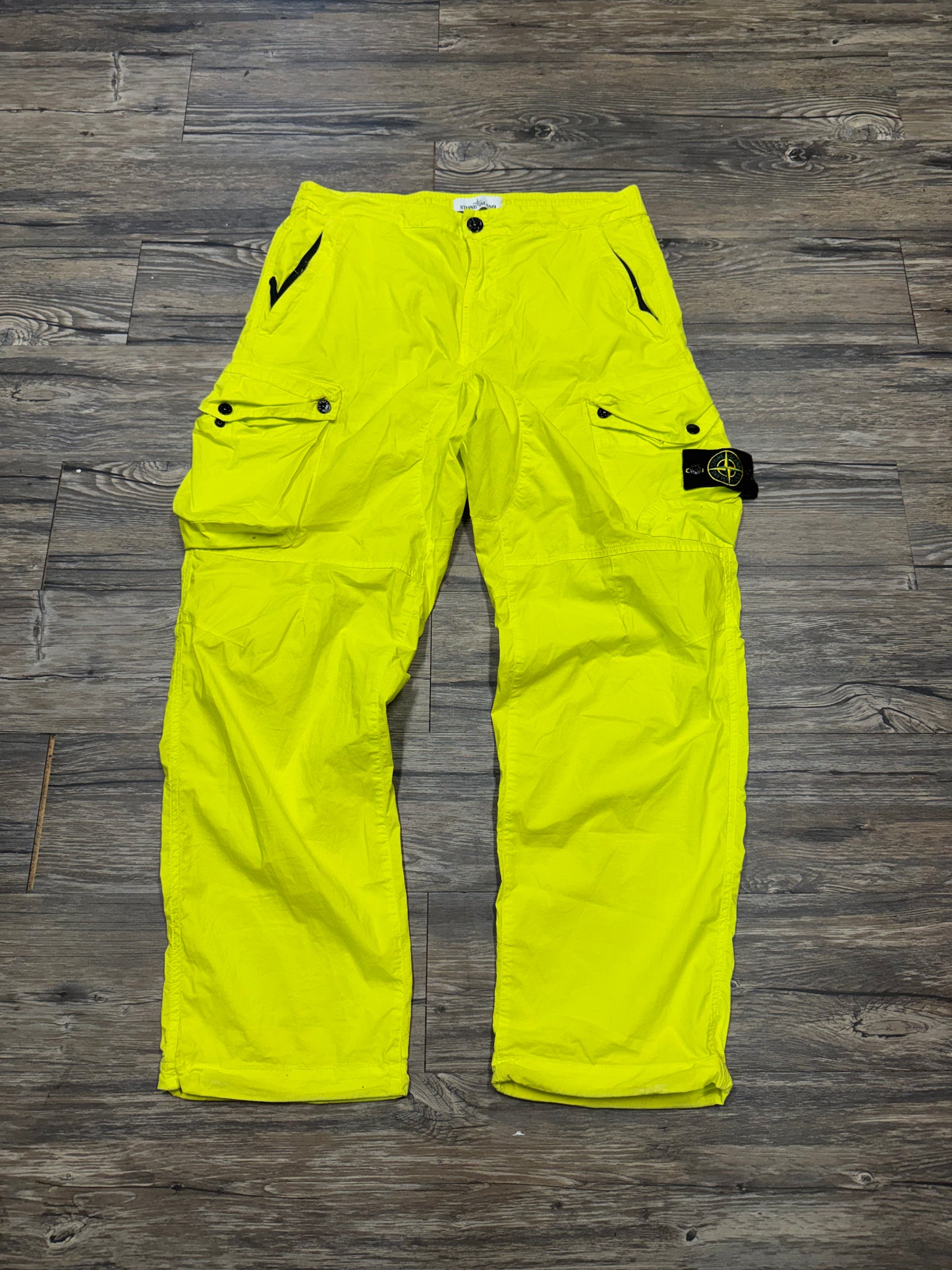 STONE ISLAND ‘LIME’ NYLON METAL CARGO PANTS (31)