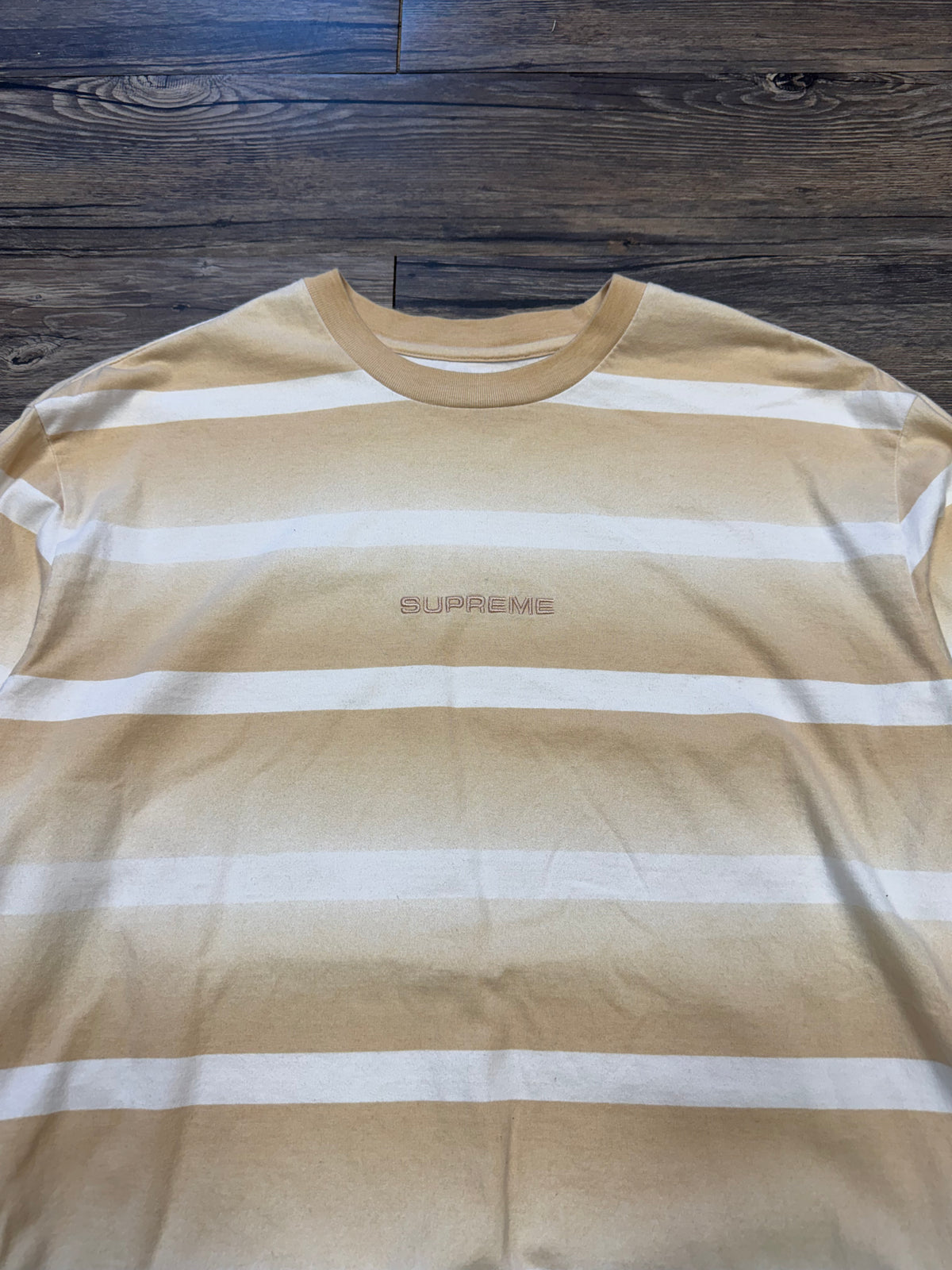 SUPREME CREME STRIPED LOGO CREWNECK (M)