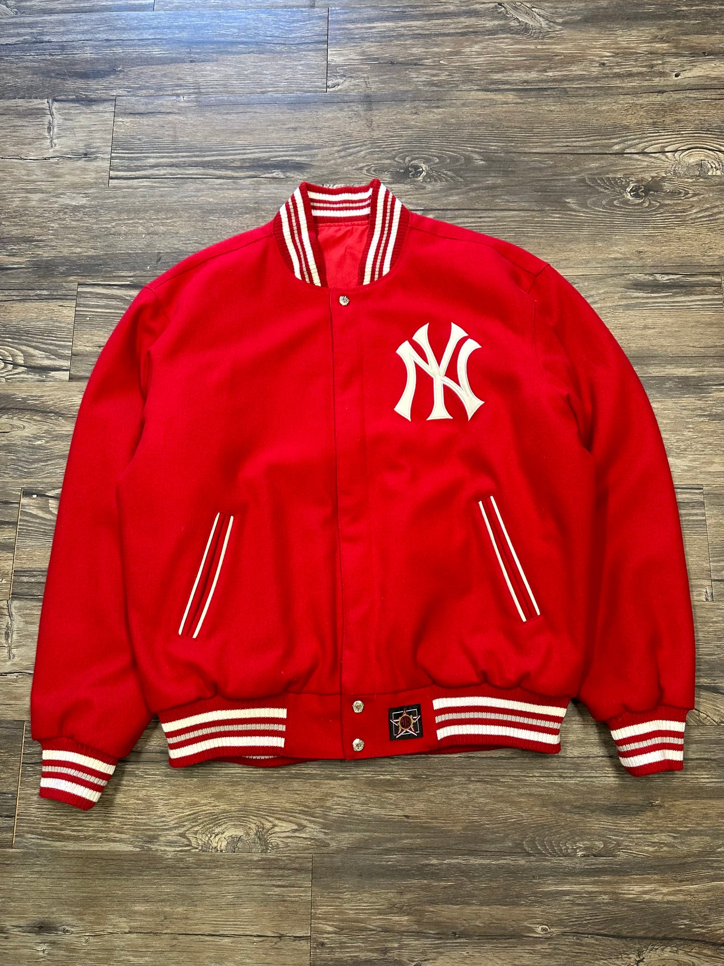 YANKEES EMBROIDERED BOMBER JACKET (LARGE)