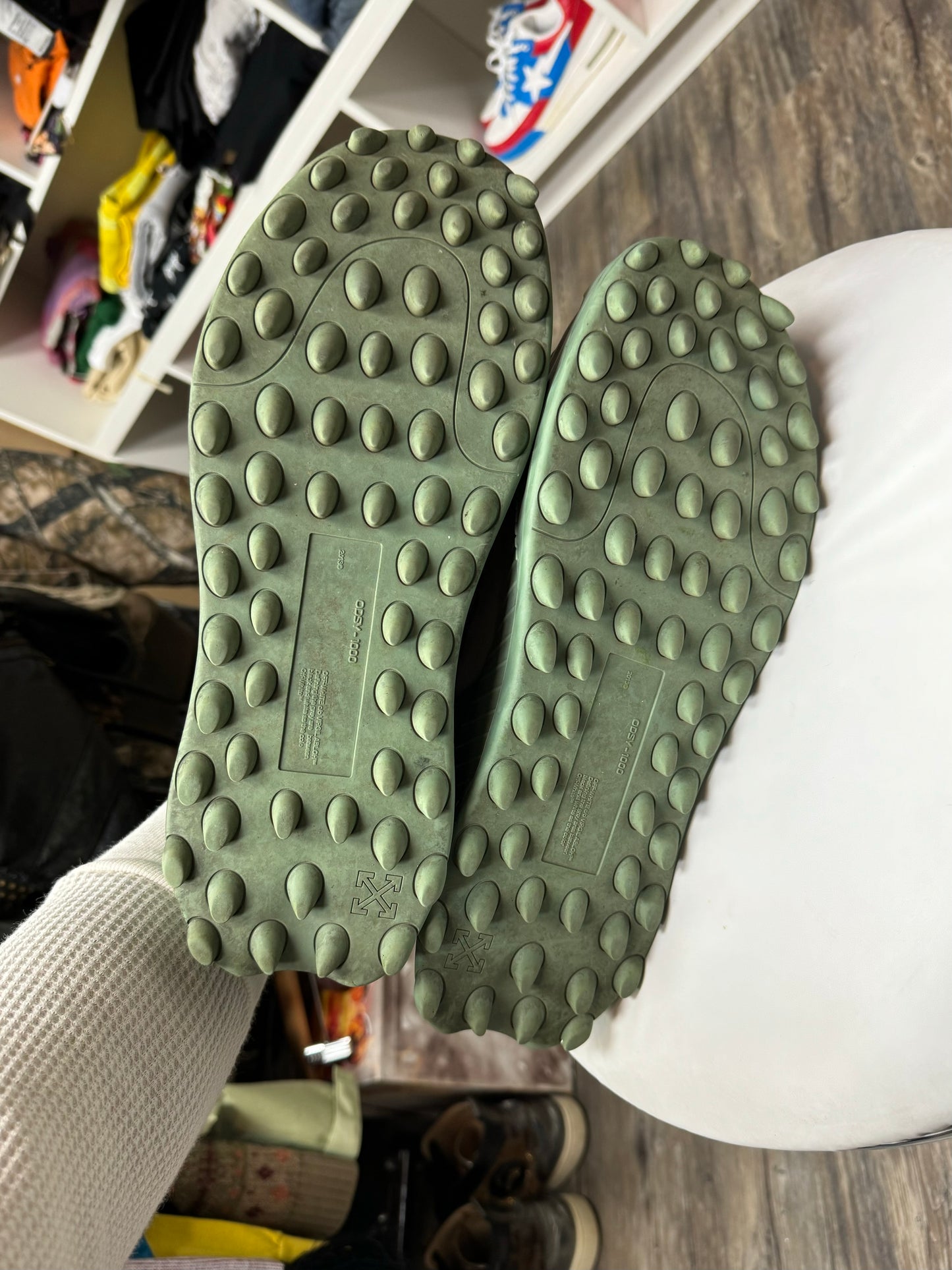 OFF-WHITE RUNNERS (11.5)