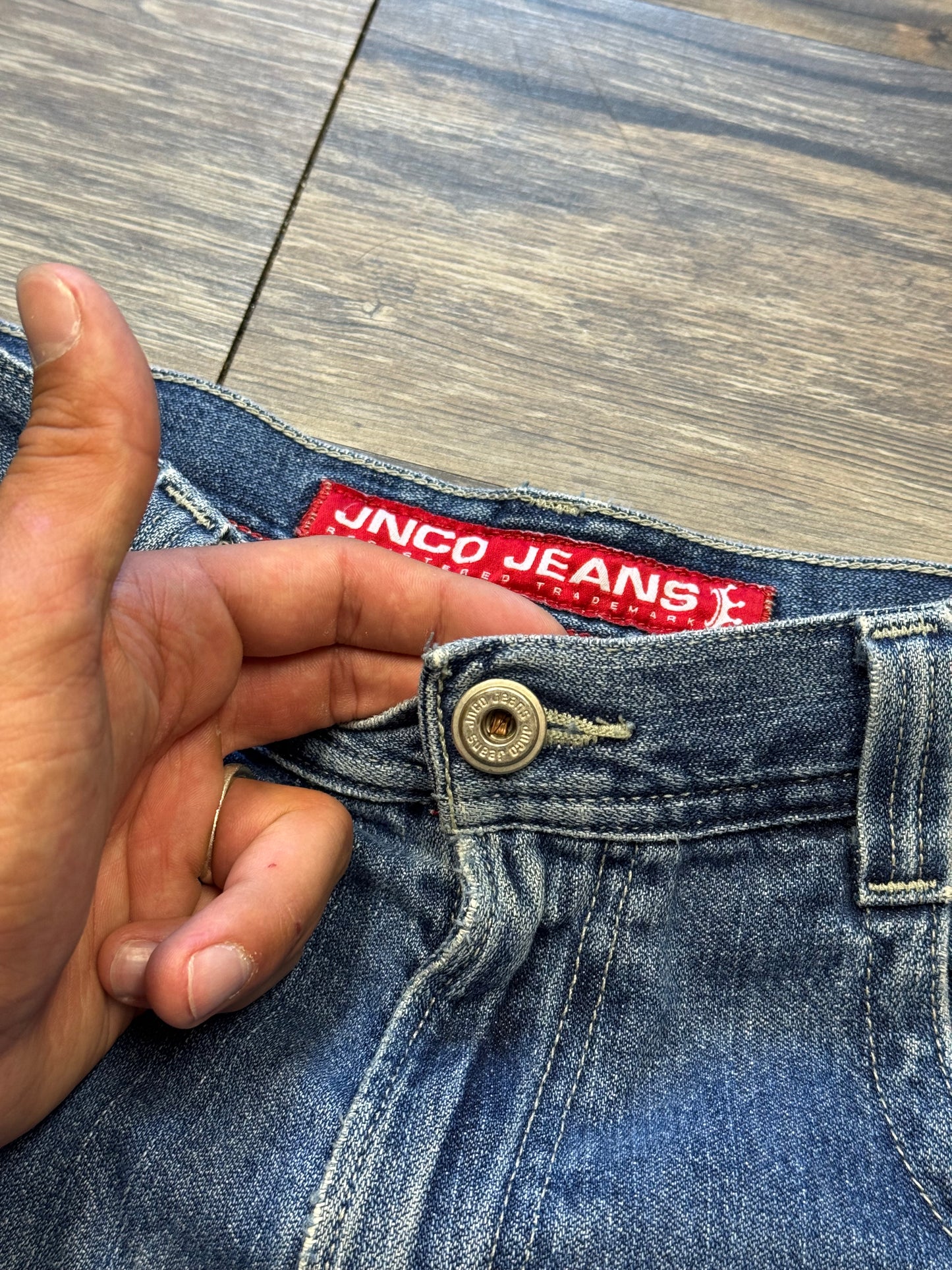 JNCO VINTAGE BLUE DENIM SHORTS (33)