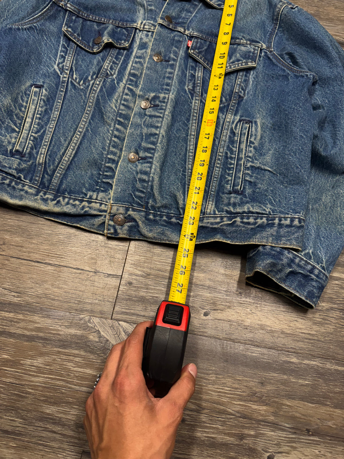 LEVI'S VINTAGE DENIM TRUCKER JACKET (M)