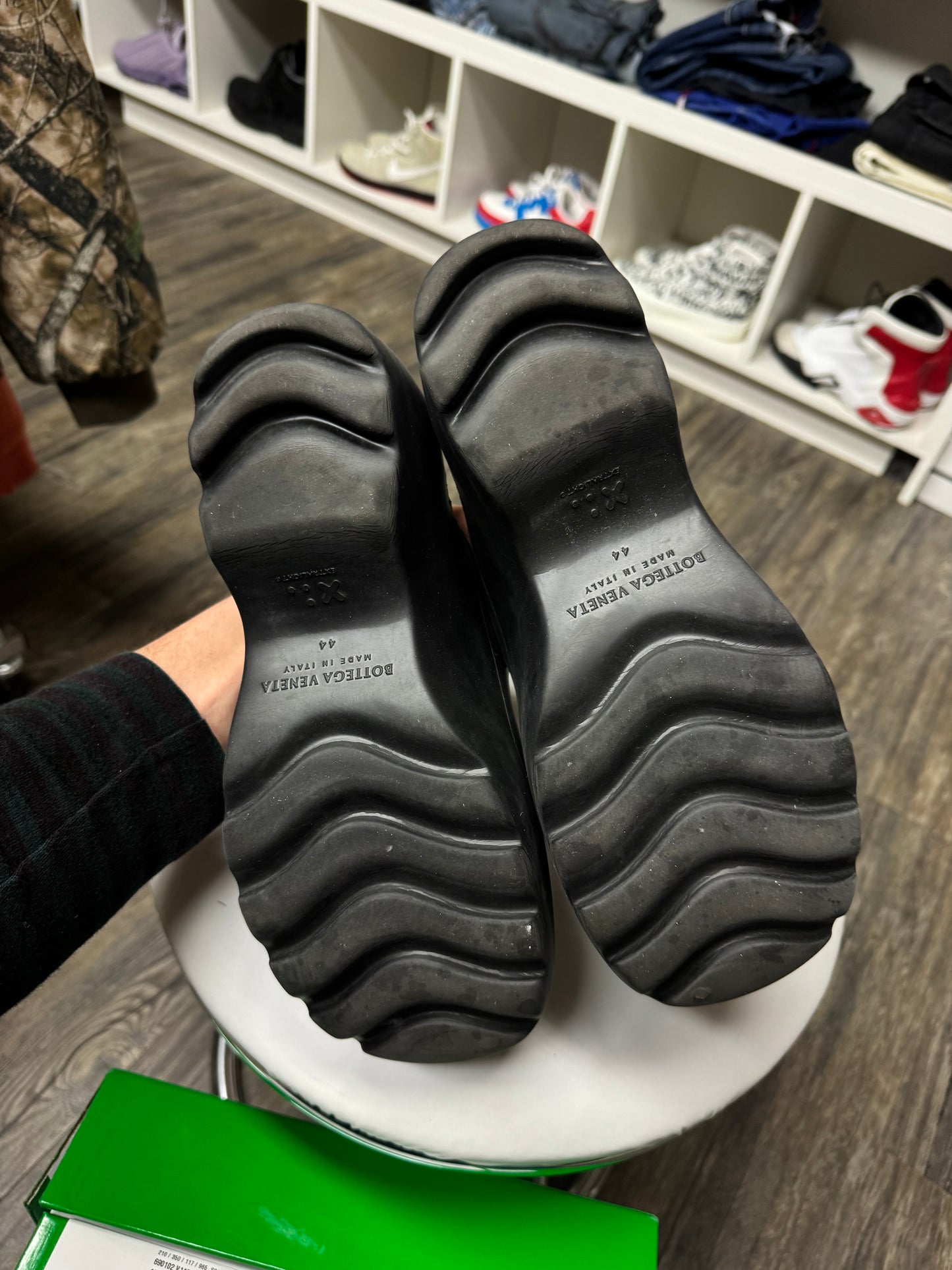 BOTTEGA VENETA BLACK RUBBER MULES (10.5)