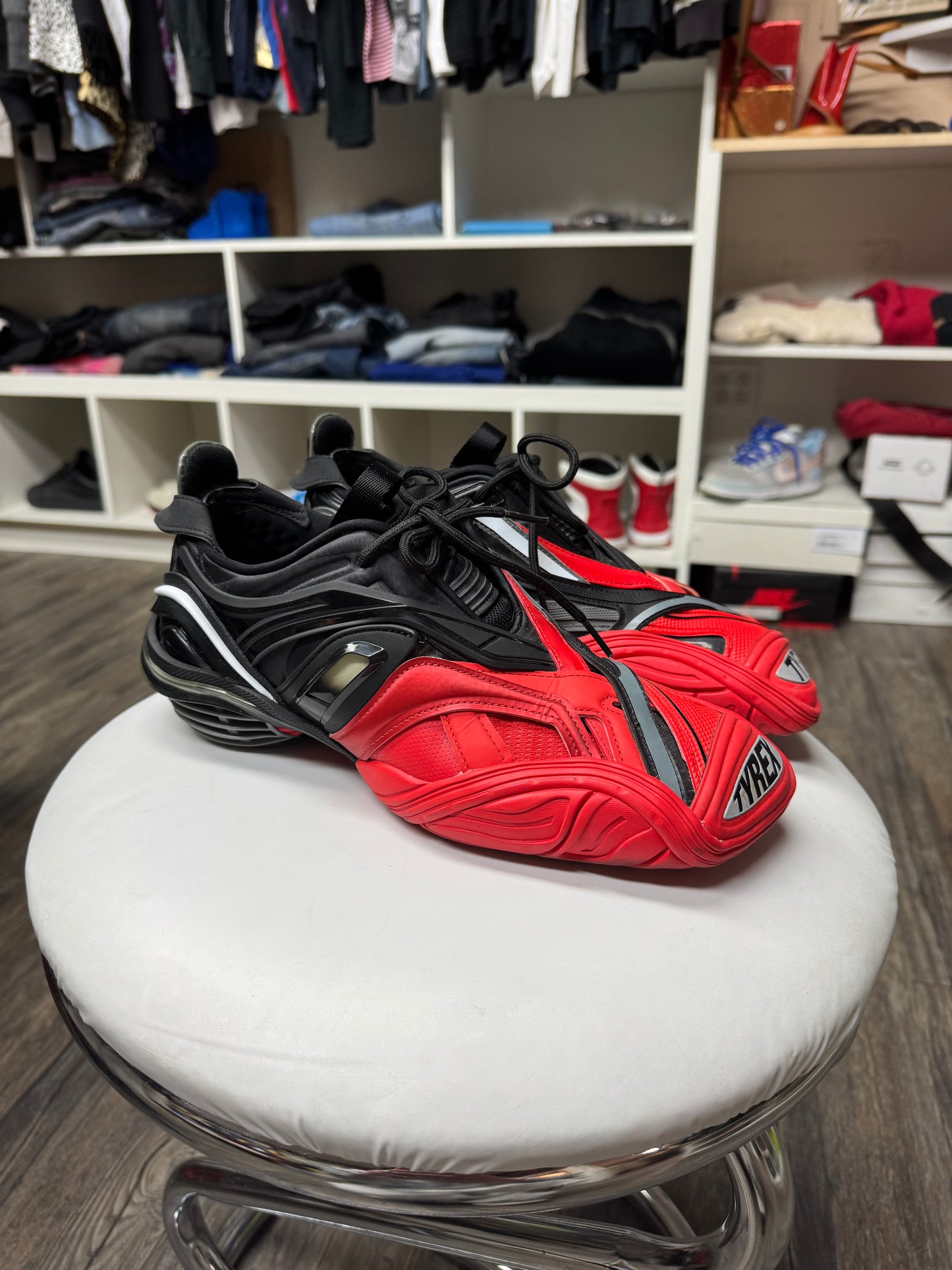 BALENCIAGA TYREX SNEAKERS (42)