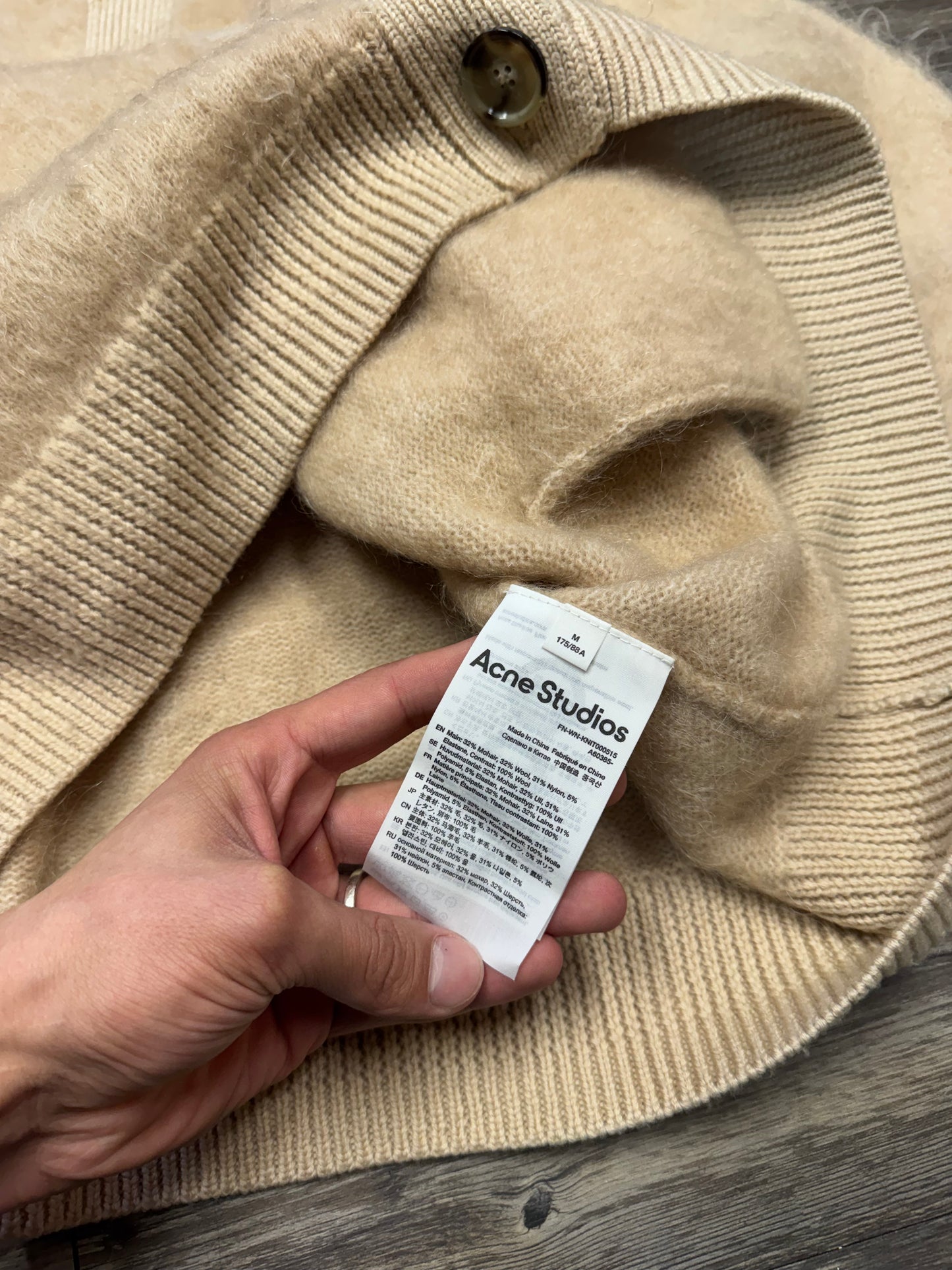 ACNE STUDIOS CREAM MOHAIR CARDIGAN (M)