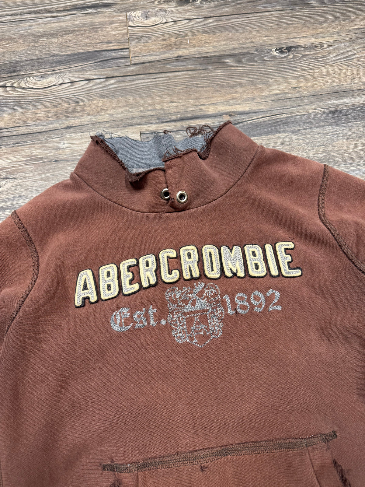 ABERCROMBIE & FITCH VINTAGE DISTRESSED PULLOVER (L)
