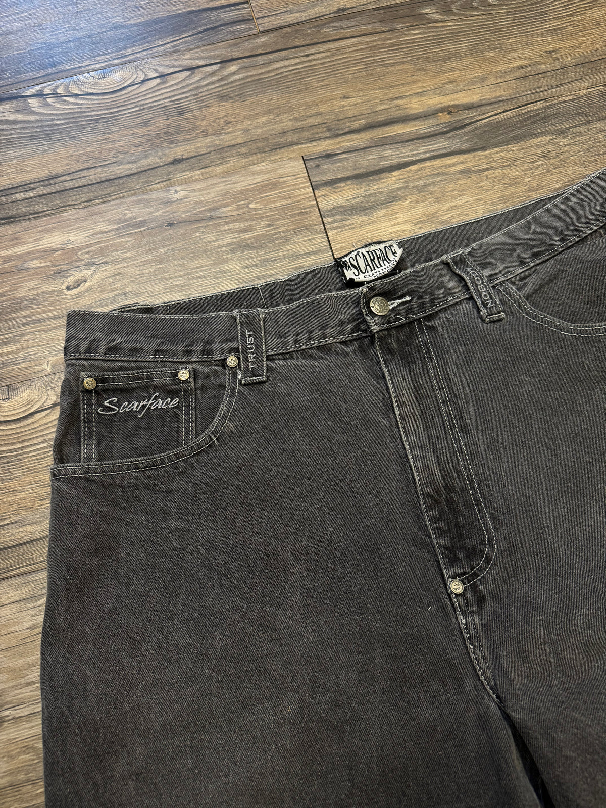 SCARFACE BAGGY DISTRESSED DENIM JORTS (36)