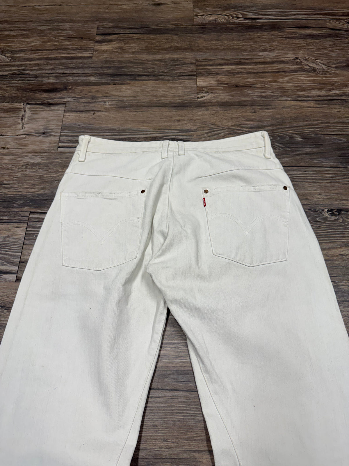 LEVIS ENGINEERED BORO STITCHED BOOTCUT FLARED JEANS (32)