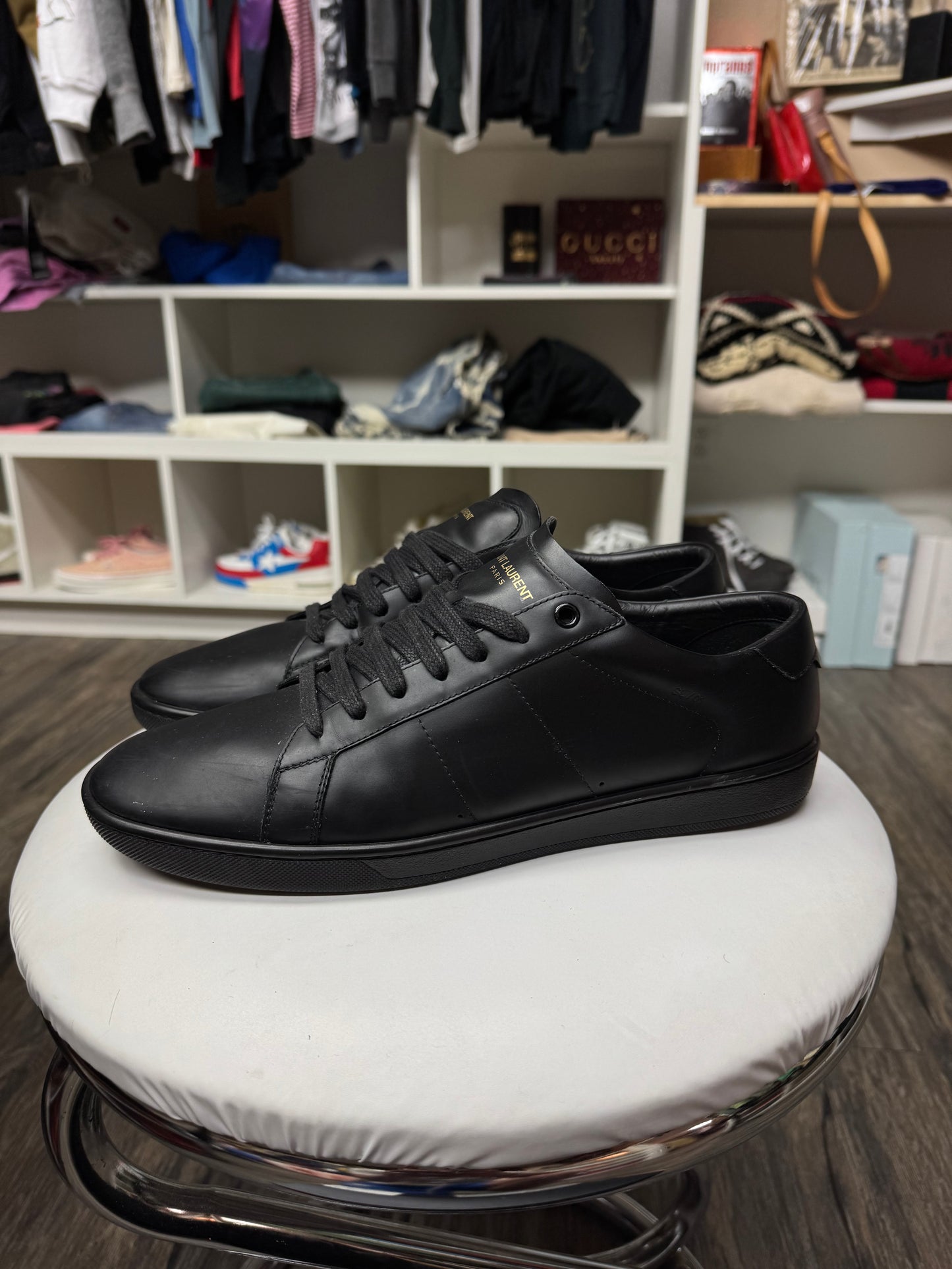 SAINT LAUREN PATENT LEATHER SLO6 LO-TOP SNEAKERS (44)