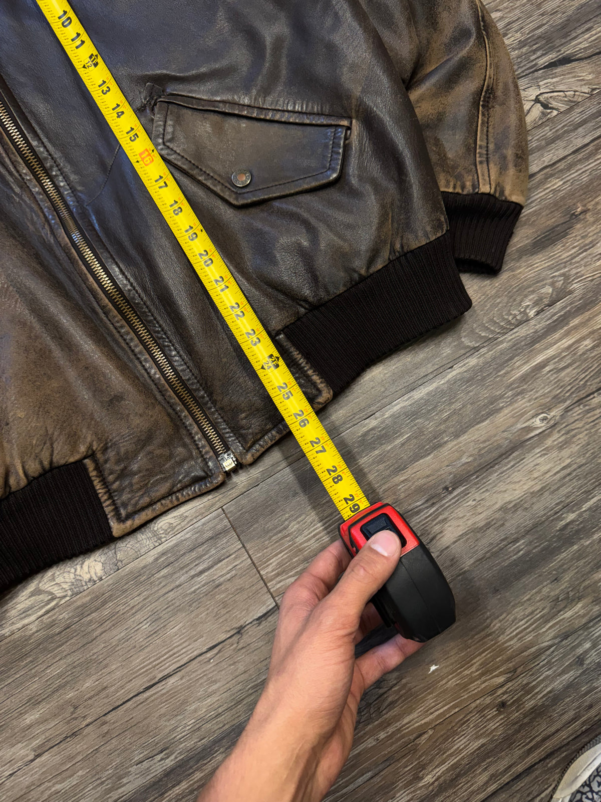 2000’s GUCCI TOM FORD LEATHER BOMBER JACKET (M)