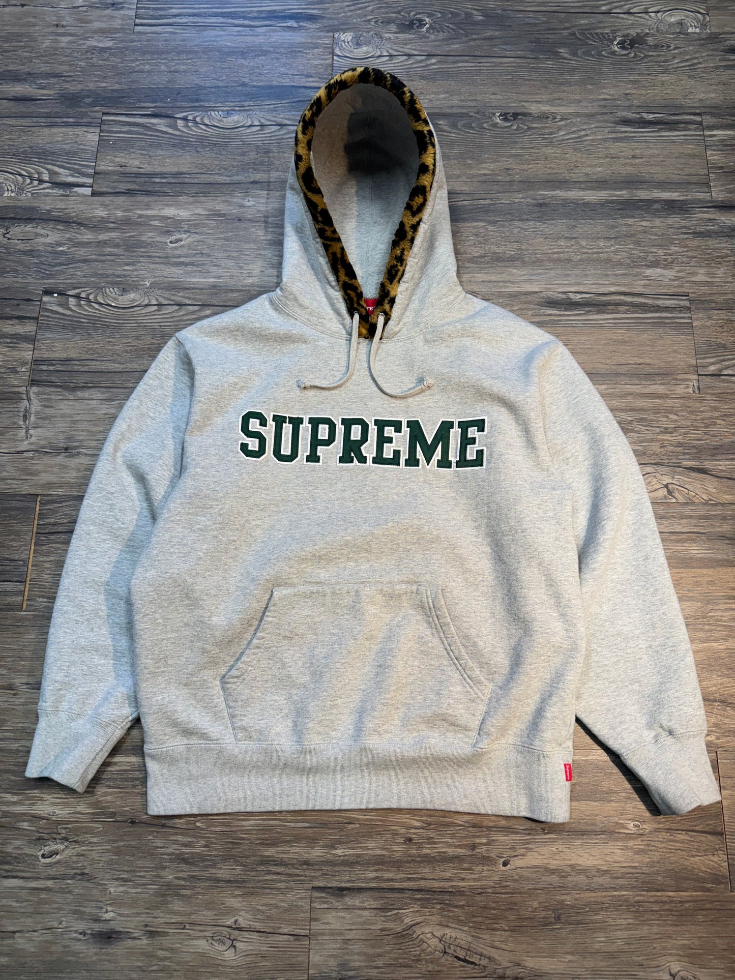 SUPREME LEOPARD TRIM LOGO HOODIE (M)