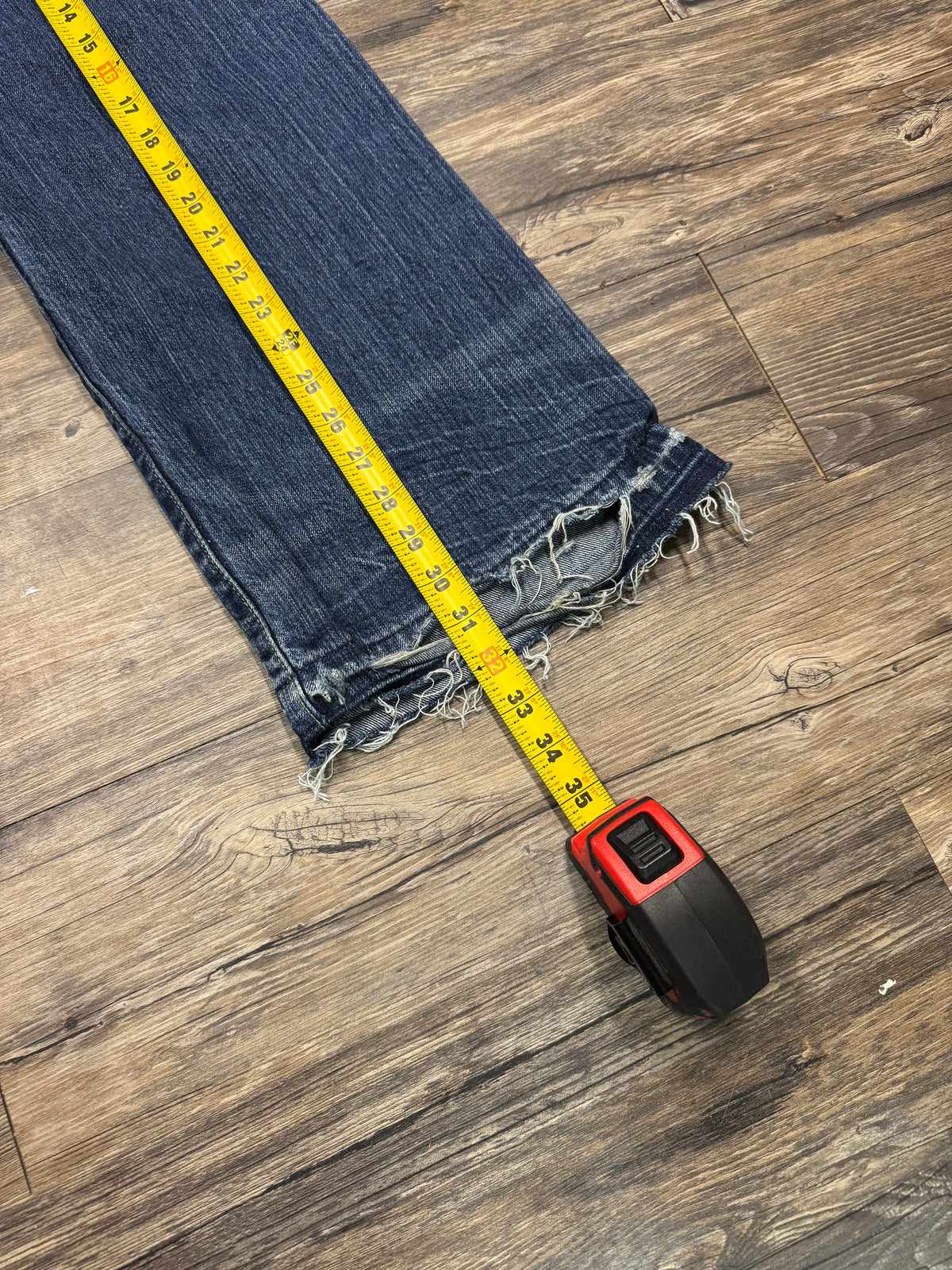 ABERCROMBIE & FITCH BOOTCUT DARK WASH JEANS (32)