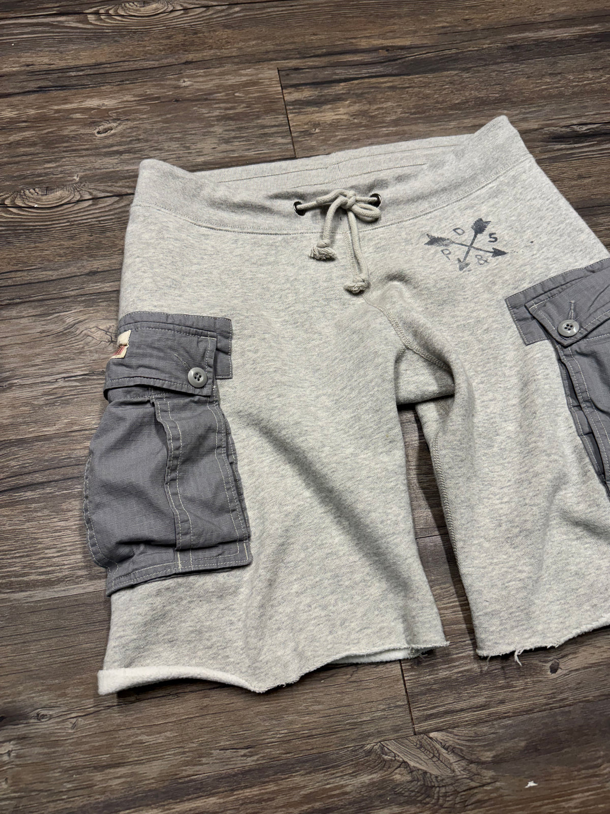 POLO RALPH LAUREN DENIM & SUPPLY CARGO SWEAT SHORTS (S)