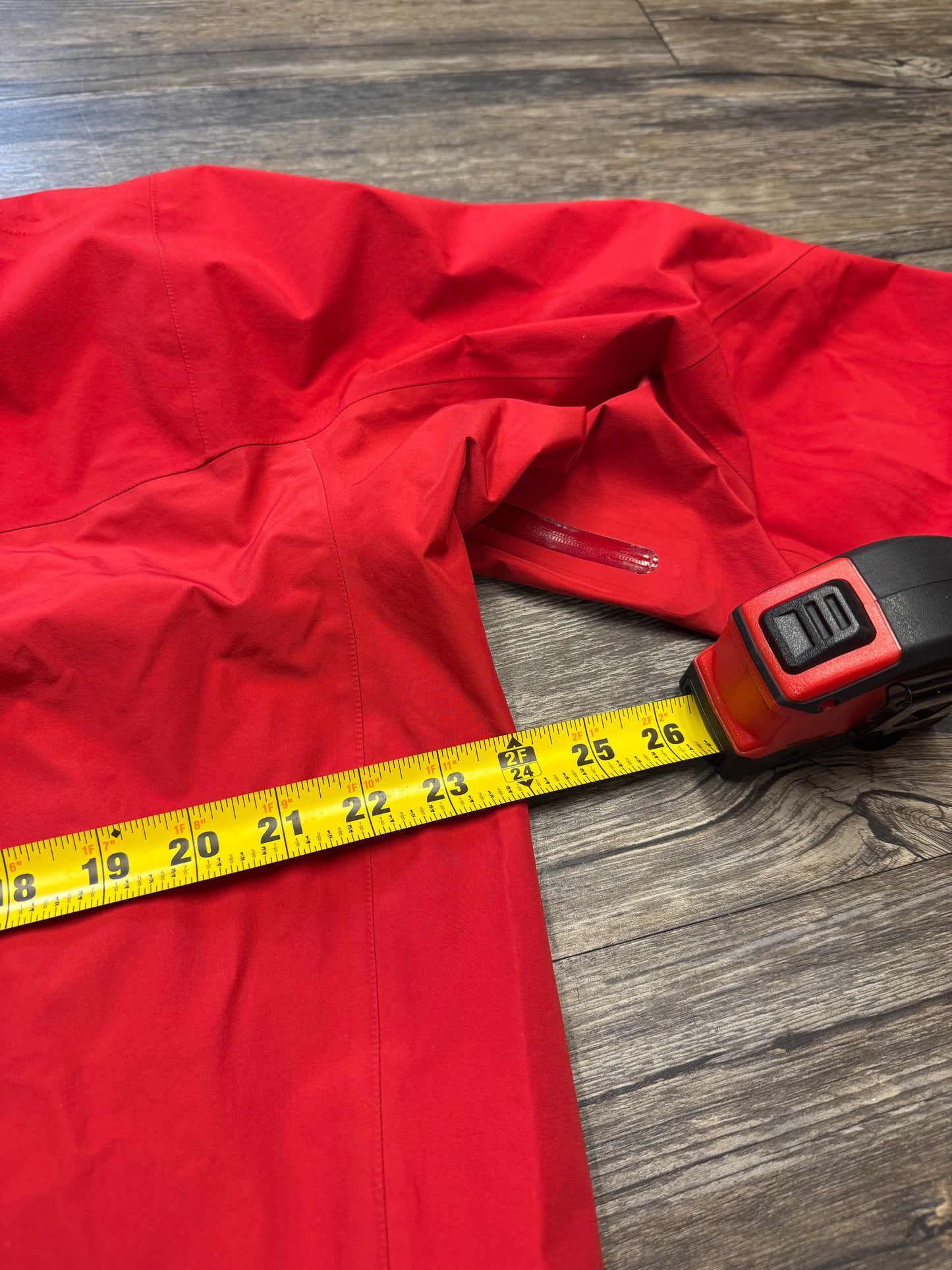 ARC'TERYX BETA AR RED RAIN SHELL (L)
