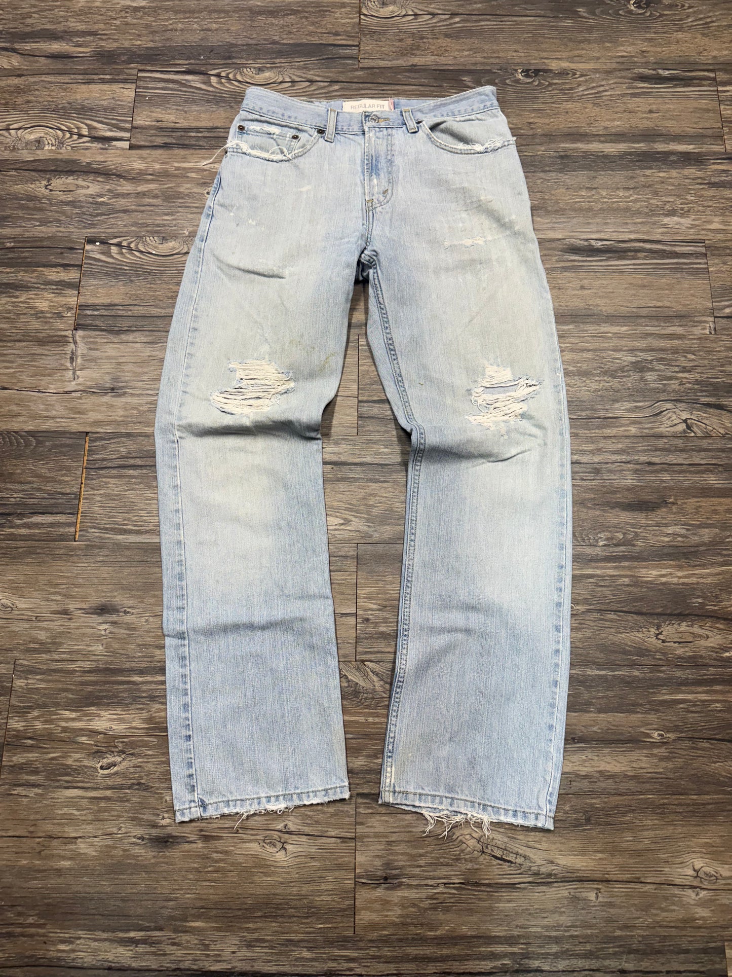 DISTRESSED LEVI'S 505 LIGHTWASH DENIM (31)