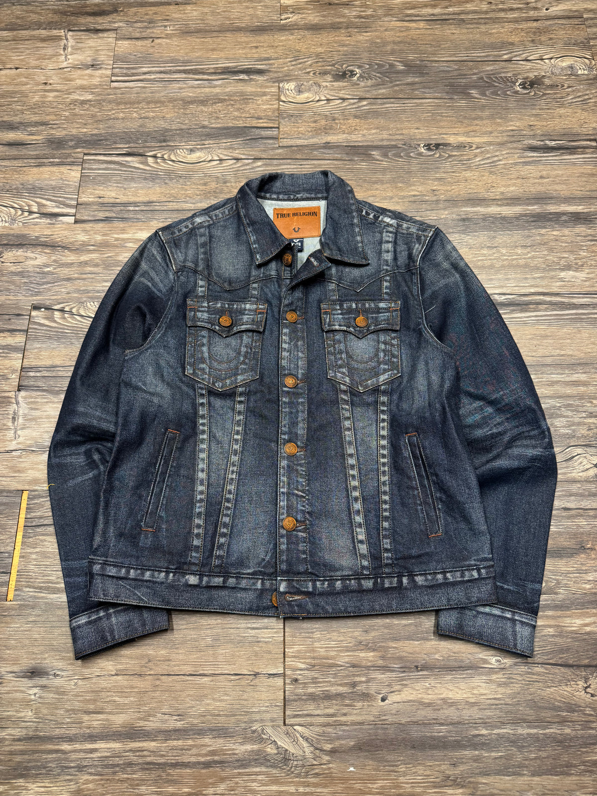 TRUE RELIGION JIMMY INDIGO EMBROIDERED DENIM TRUCKER JACKET (XL)