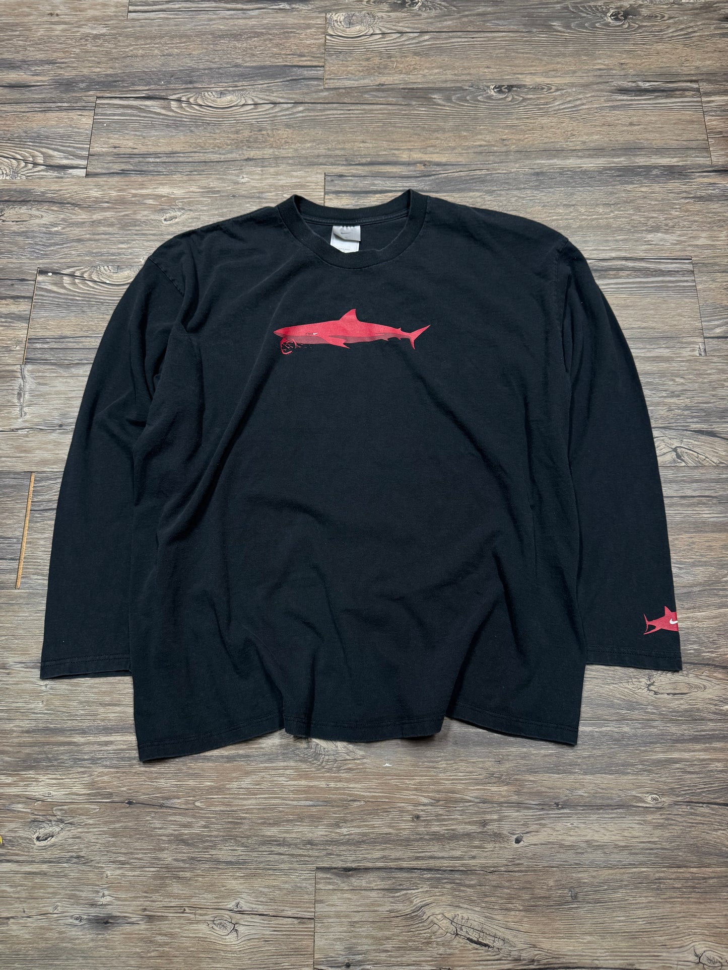NIKE GREAT WHITE SHARK TEE (XL)