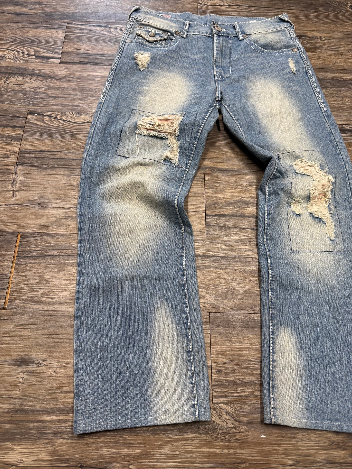 TRUE RELIGION BILLY BOOTCUT FADED & DISTRESSED JEANS (32)