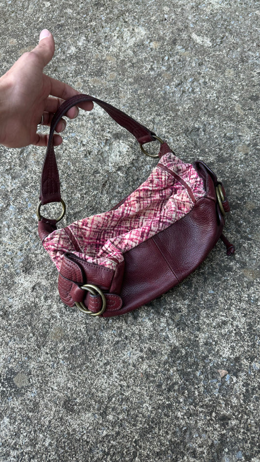 FELT HAND PURSE