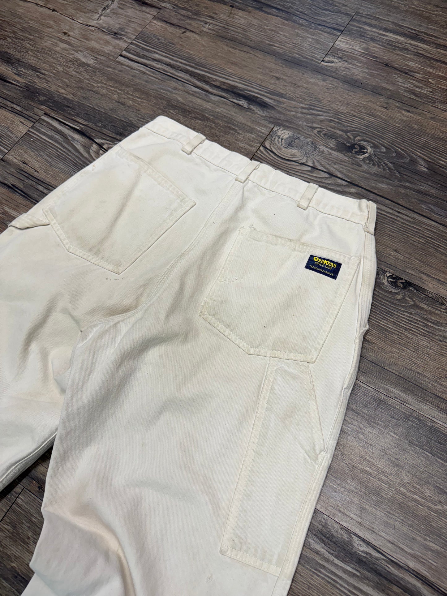 OSHKOSH VINTAGE OFF WHITE DISTRESSED JEANS (30)
