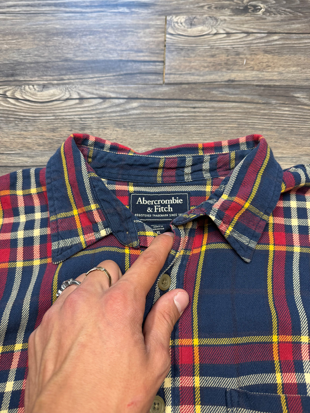ABERCROMBIE & FITCH MULTI-COLORED FLANNEL (XL)