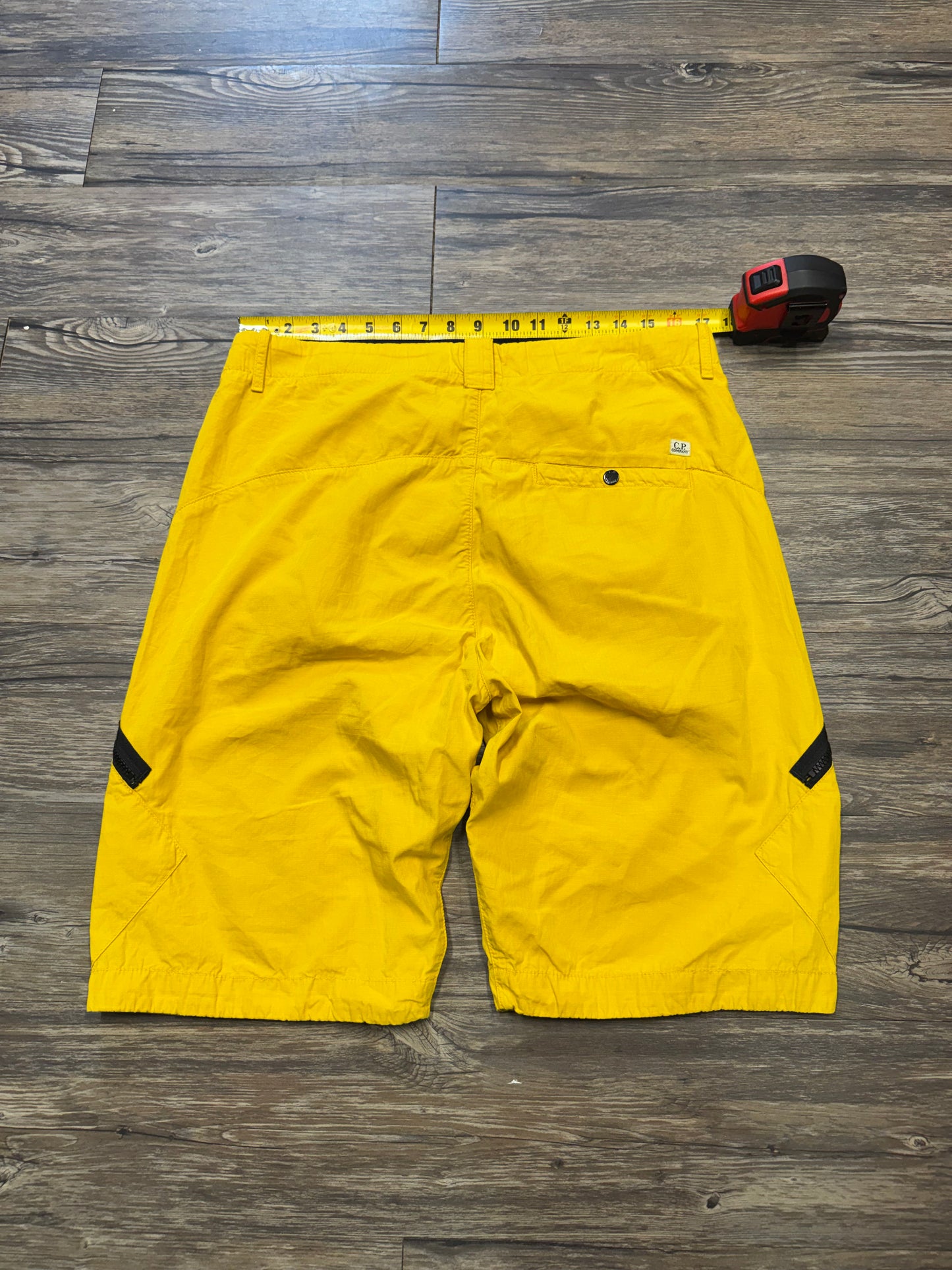 CP COMPANY RIPSTOP BERMUDA CARGO SHORTS (34)