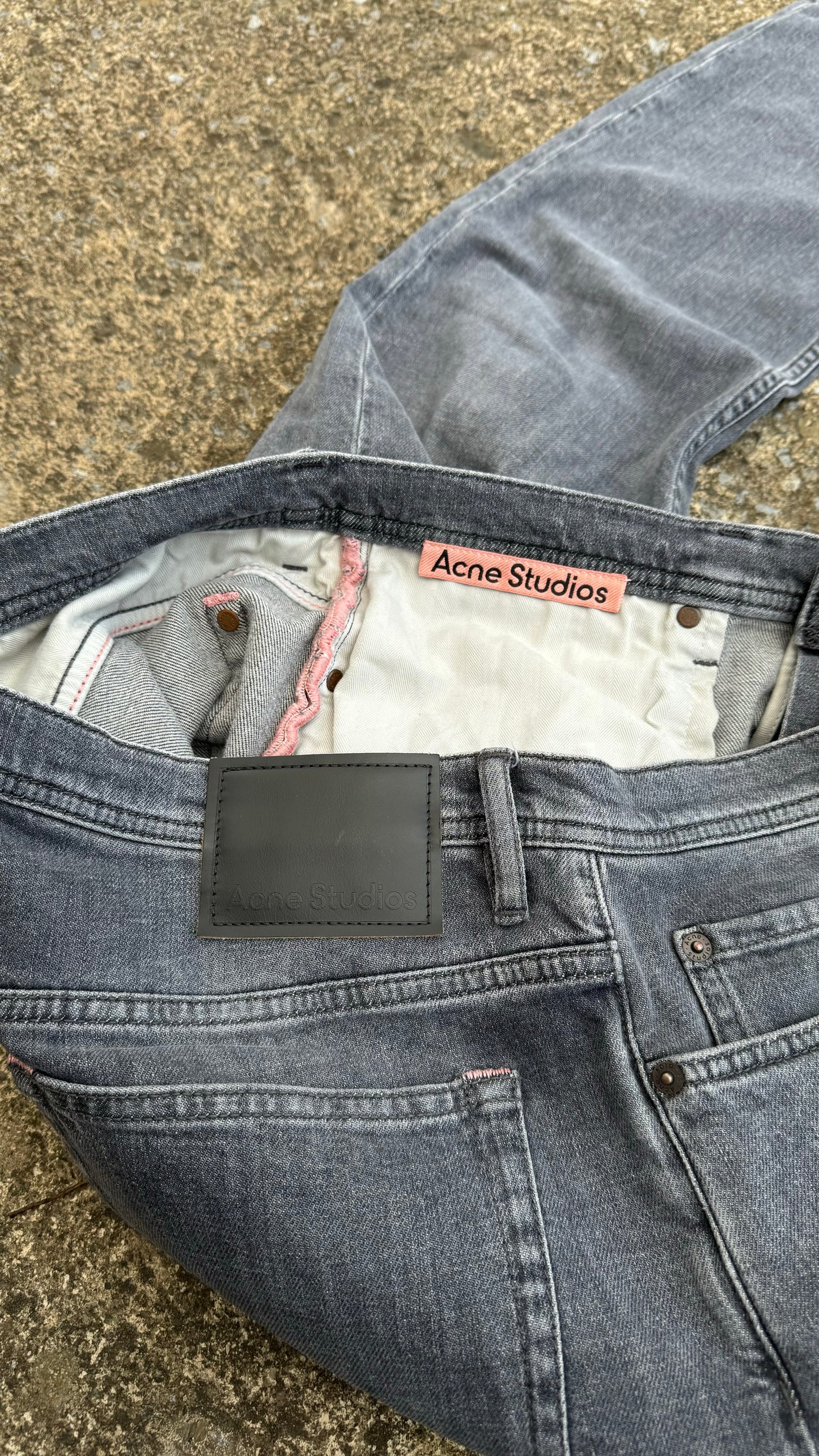 ACNE STUDIOS STRAIGHT FIT DENIM (?)