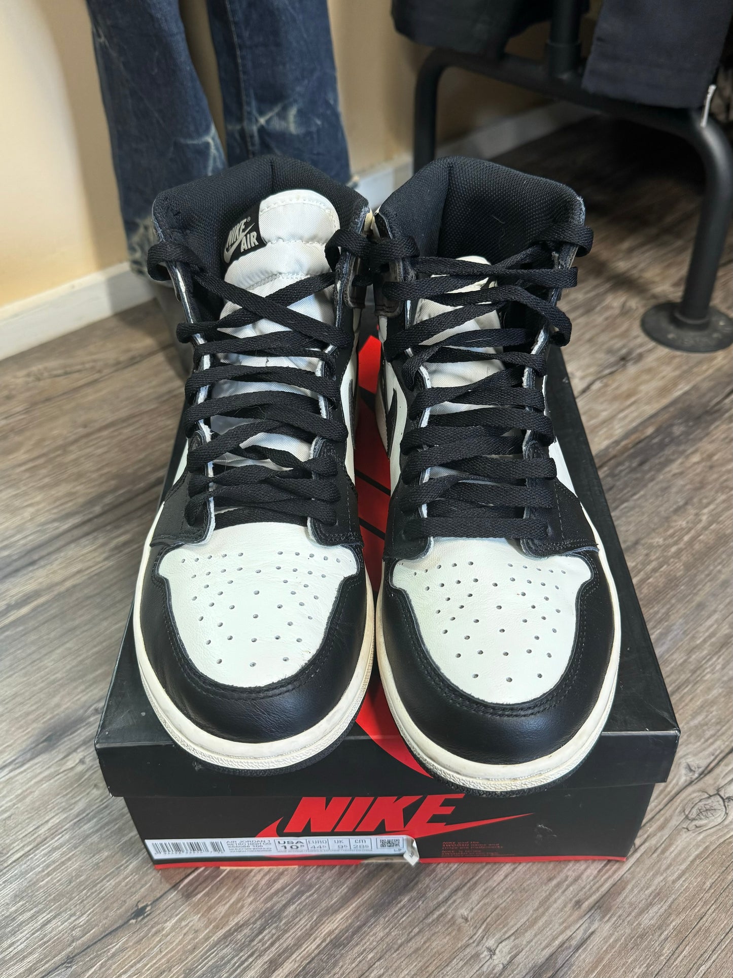 JORDAN 1 MOCHA (10.5)