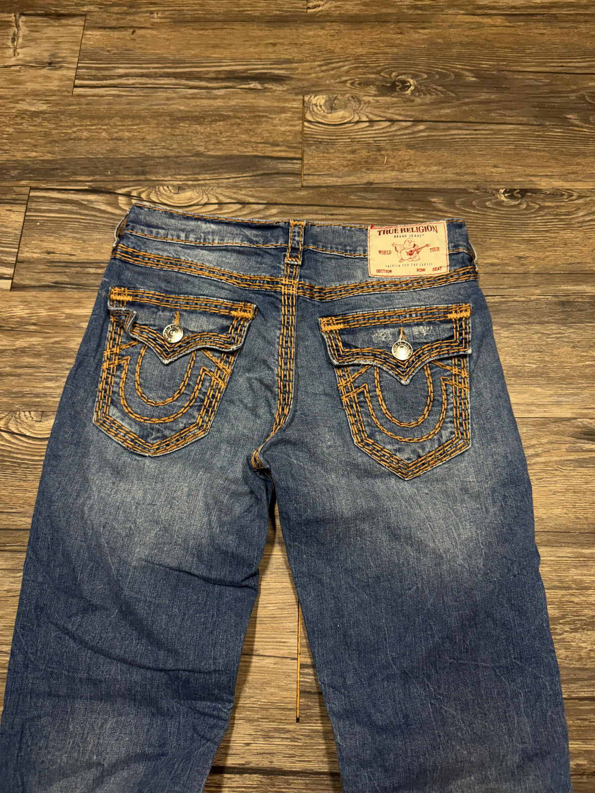 TRUE RELIGION RICKY RELAXED STRAIGHT BROWN STITCH JEANS (31)