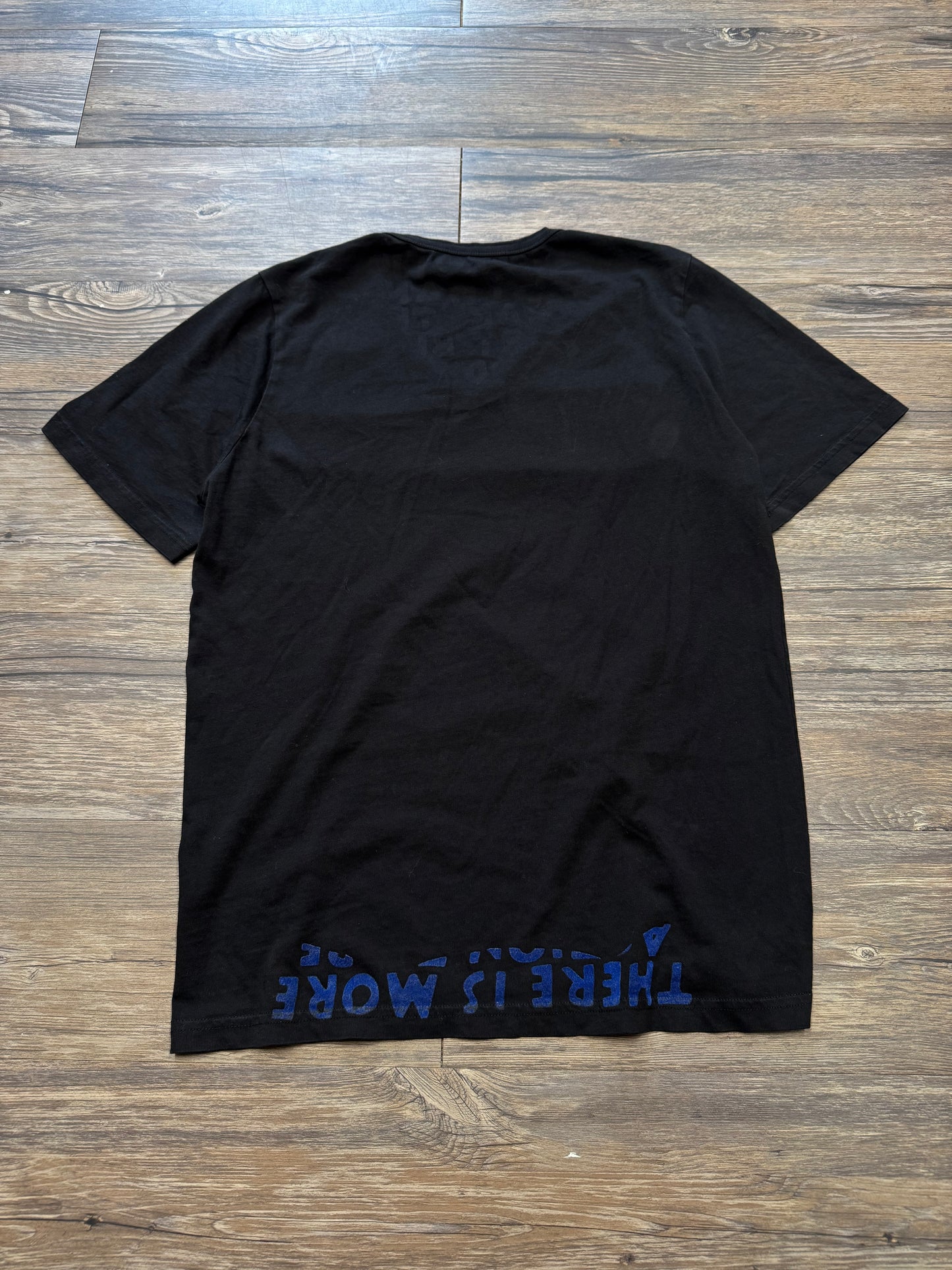 MAISON MARGIELA AIDS AWARENESS V-NECK T-SHIRT (S)
