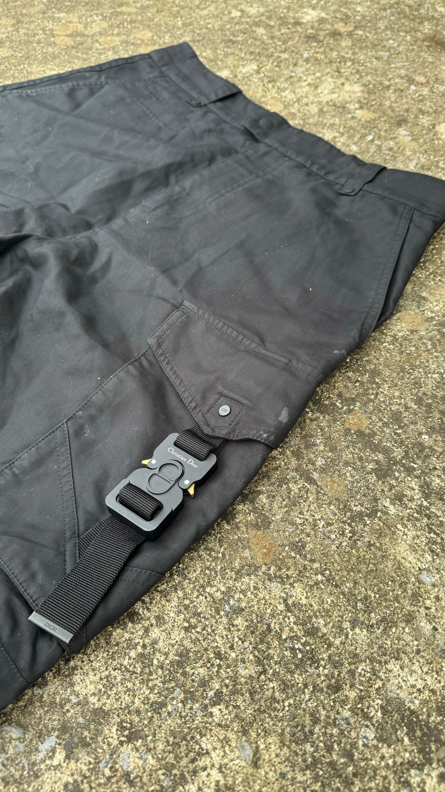 CHRISTIAN DIOR BUCKLE PANTS (30)