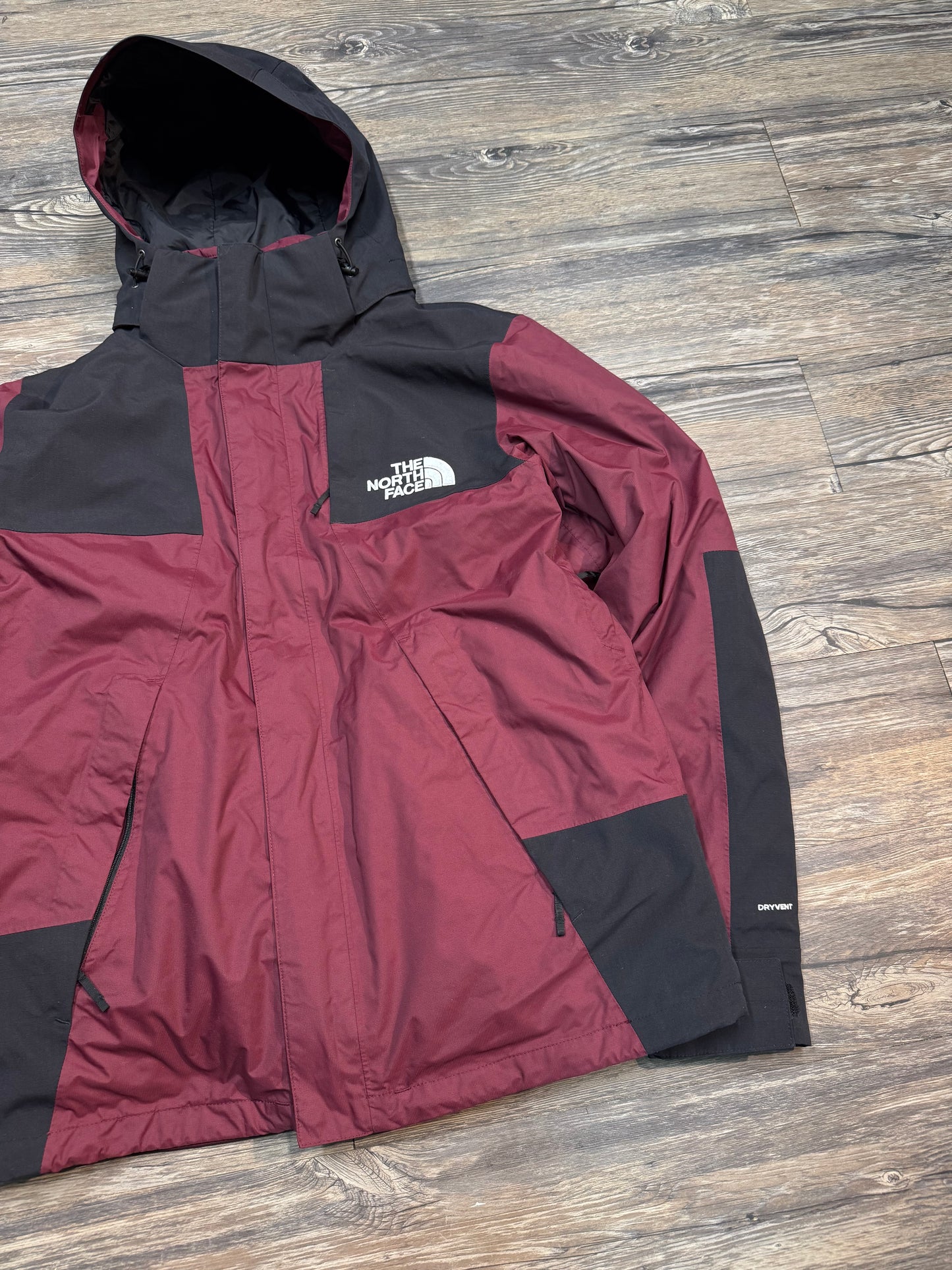 THE NORTH FACE RED PANEL RAIN JACKET (L)