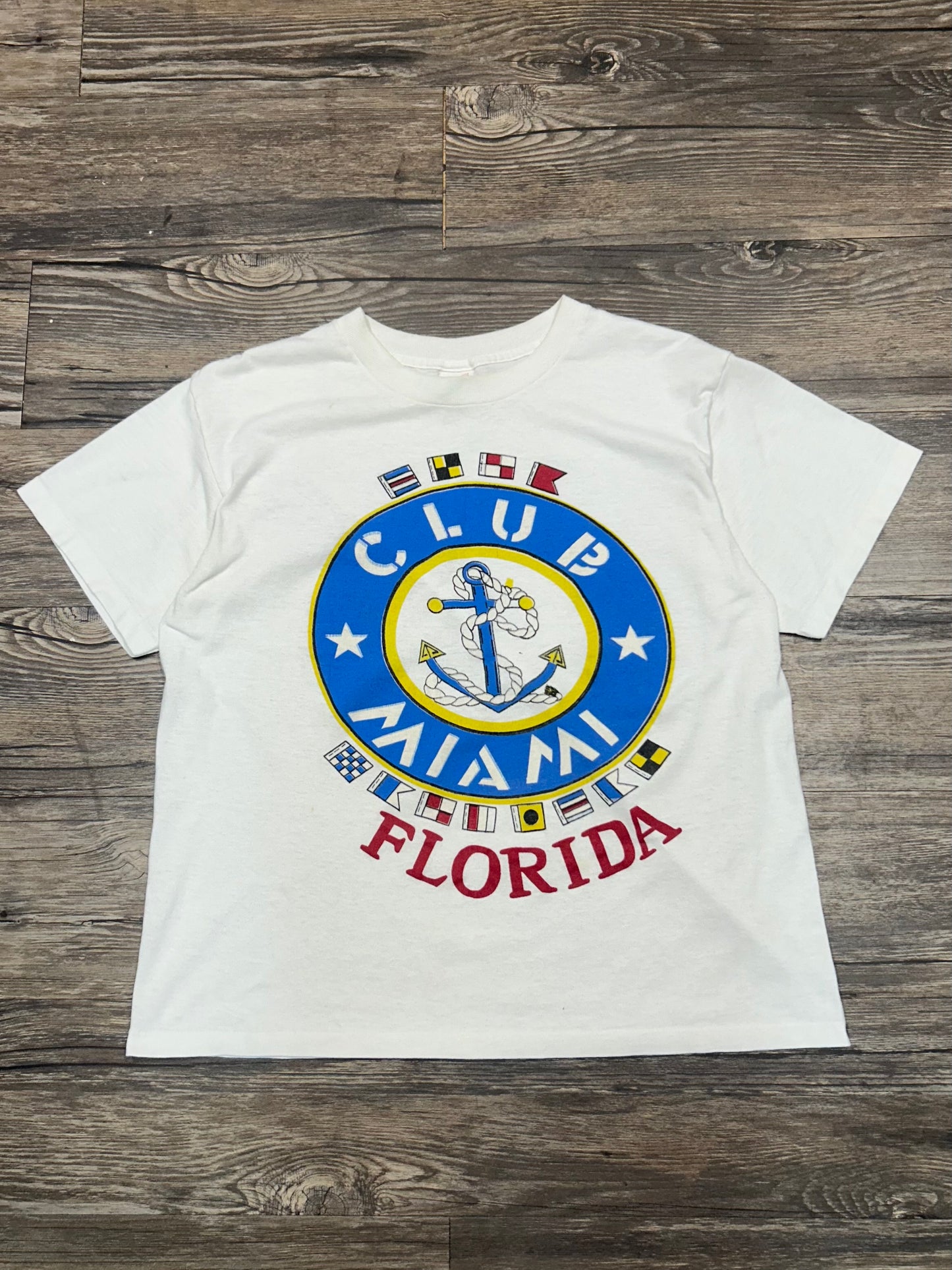 VINTAGE CROPPED CLUB MIAMI FLORDIA GRAPHIC T-SHIRT (LARGE)