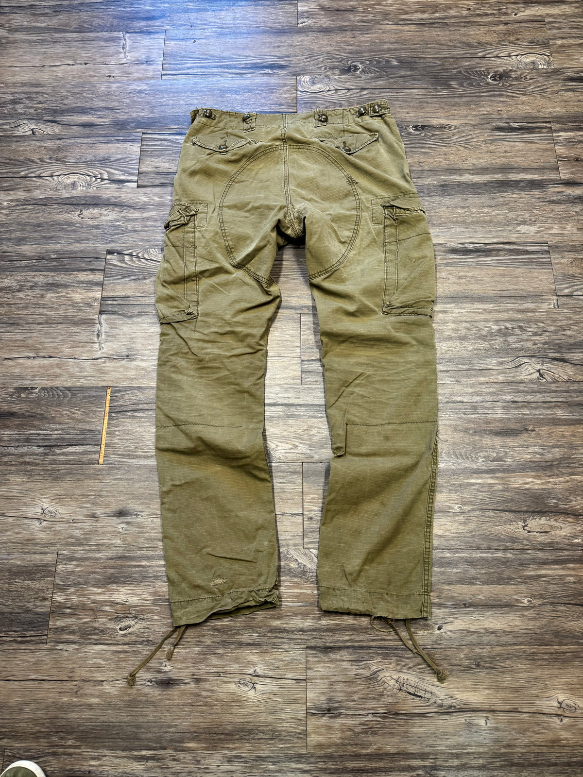 POLO RALPH LAUREN BUTTON CARGO PANTS (33)
