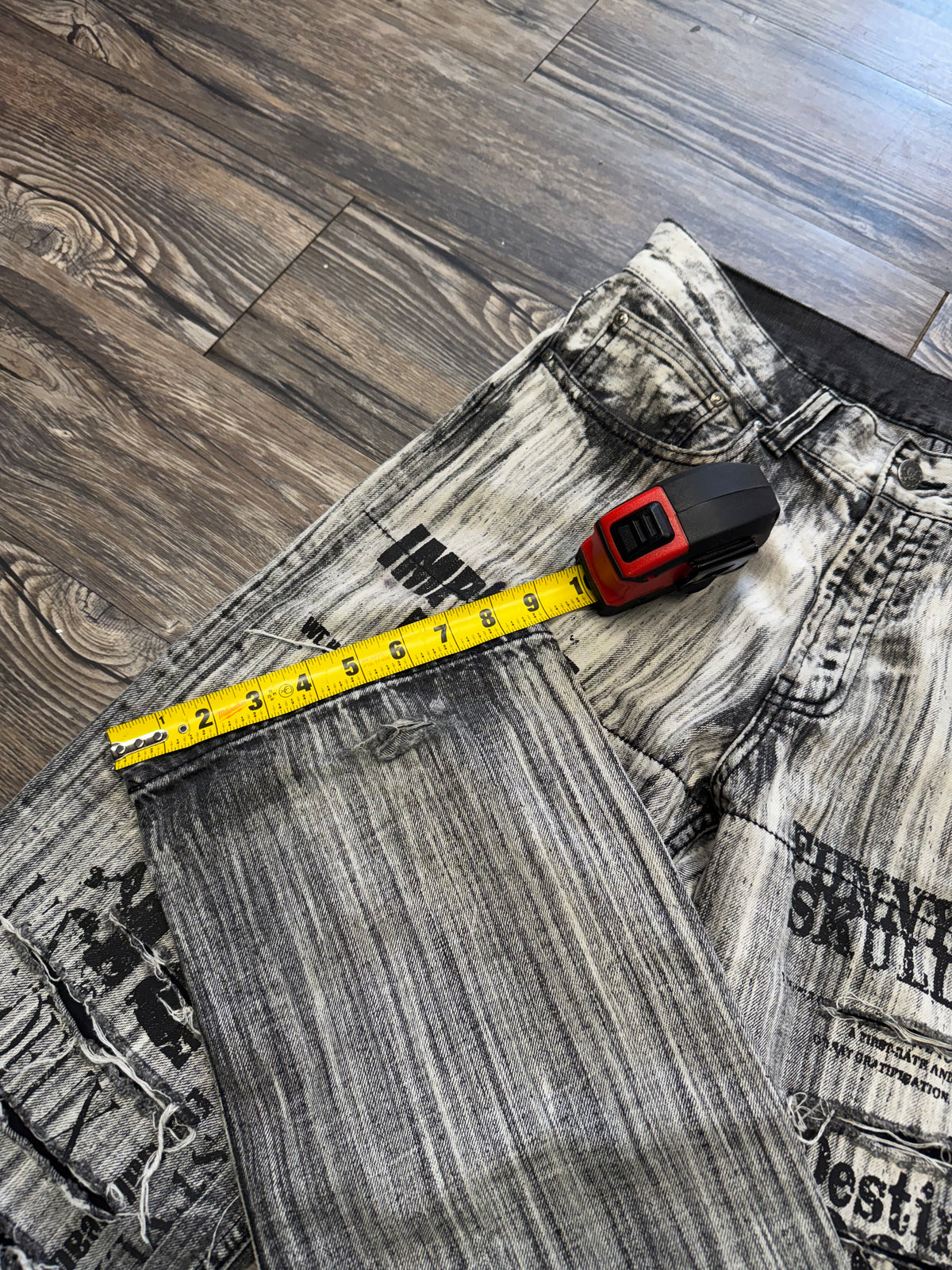 SEMANTIC DESIGN DISTRESSED SKULL PRINT JEANS (30)