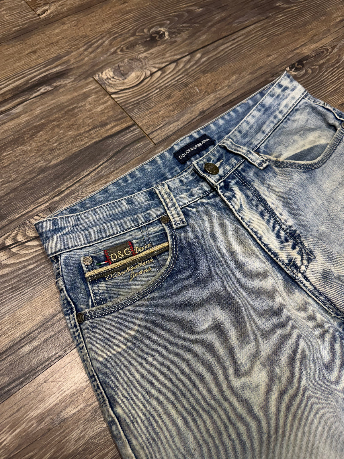 DOLCE & GABBANA 00’s LIGHTWASH SLIMFIT DENIM JEANS (31)