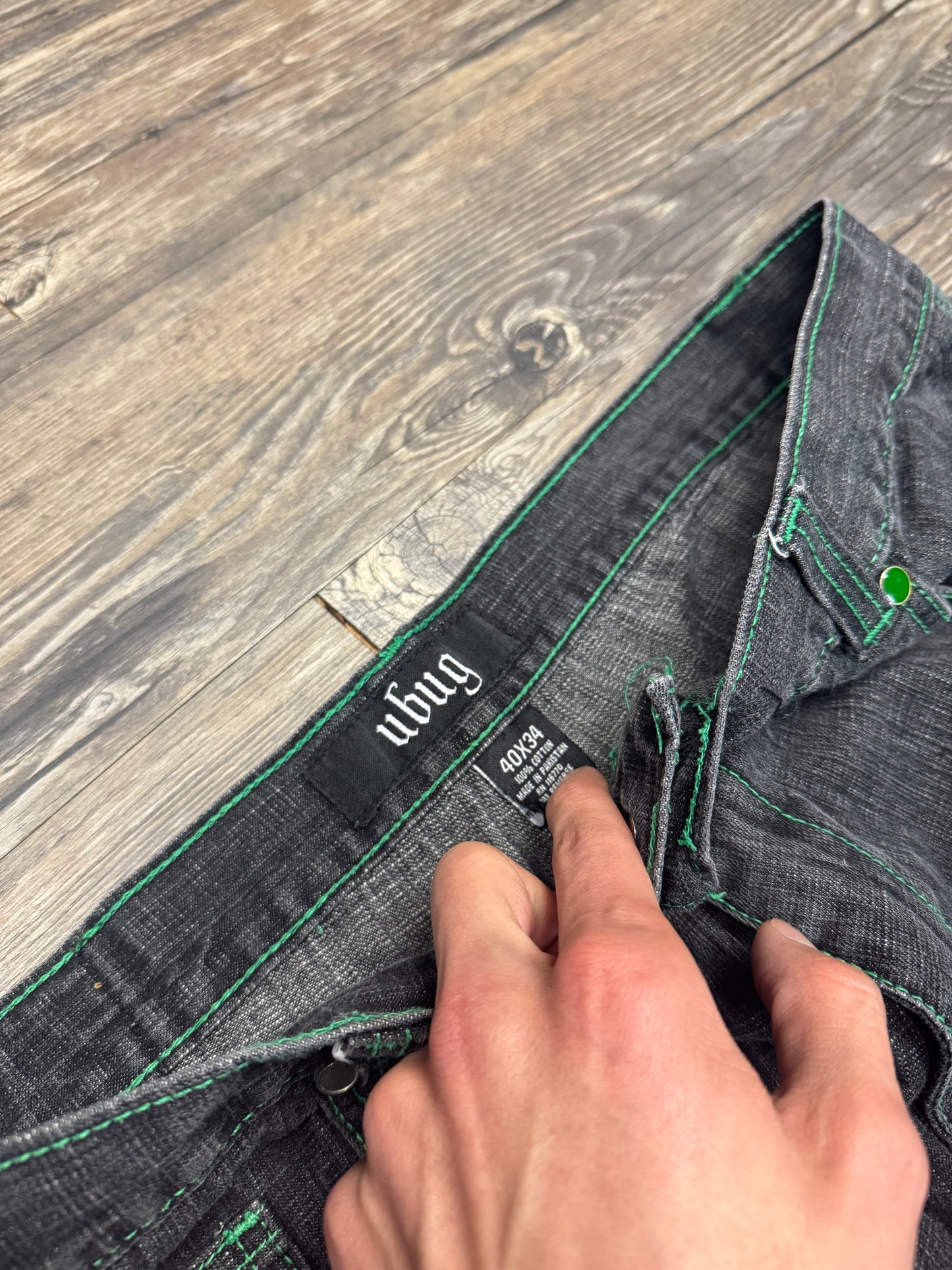 Y2K UBUG BLACK AND GREEN DENIM (40x34)