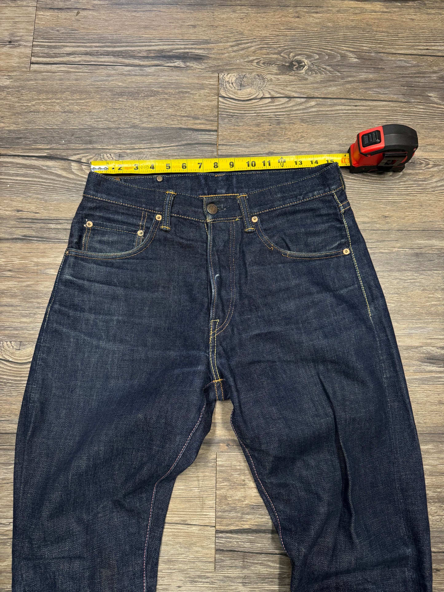 MOMOTARO DARK BLUE SELVEDGE DISTRESSED JEANS (31)