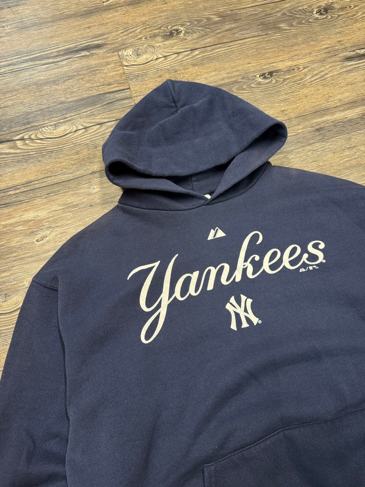 YANKEE’S MAJESTIC BOXY FADED VINTAGE HOODIE (L)
