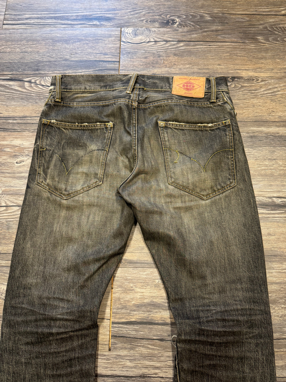 HYSTERIC GLAMOUR FADED & DISTRESSED STUDDED ‘BREAK IT UP’ JEANS (32)