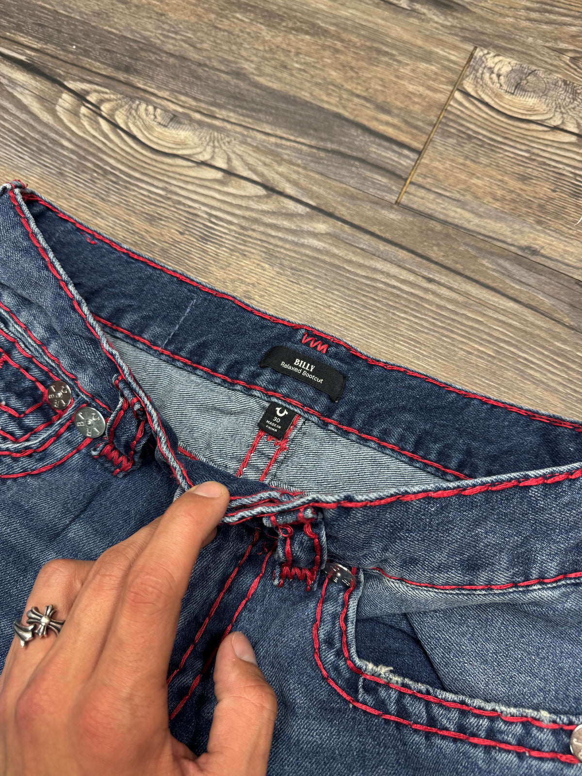 TRUE RELIGION BILLY RELAXED BOOTCUT DARKWASH JEANS (30)