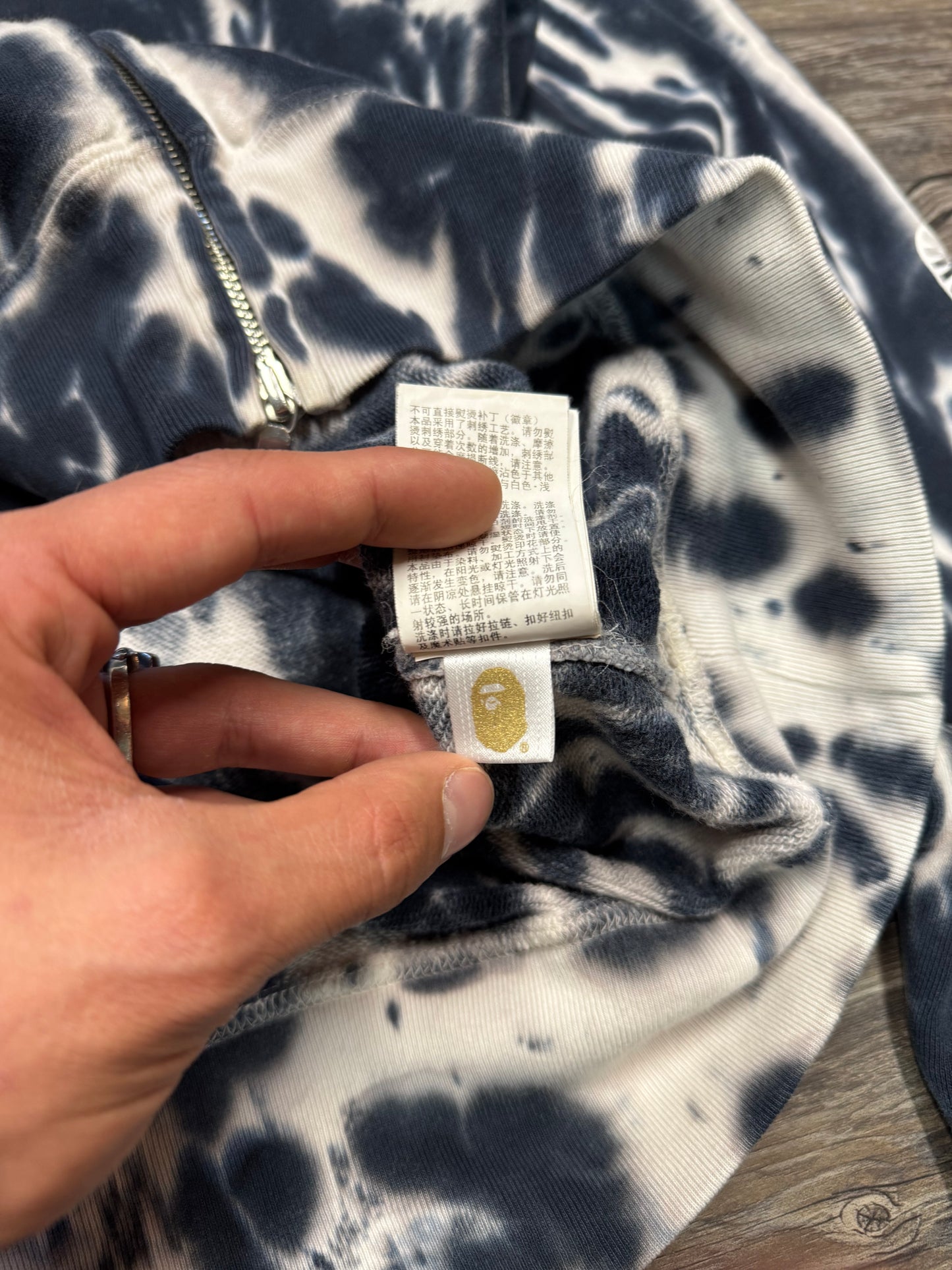 A BATHING APE TIE DYE PONR SHARK FULL ZIP HOODIE (M)