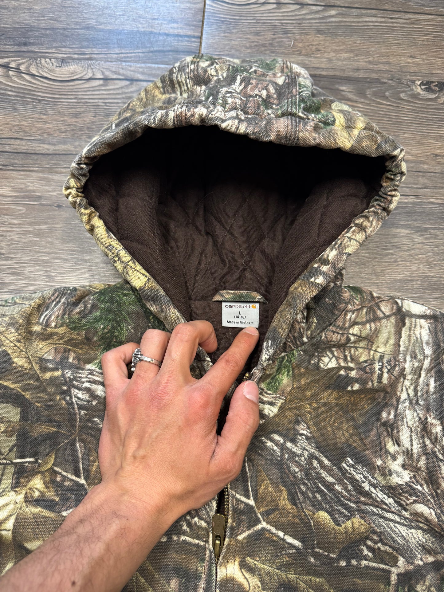 CARHARTT CAMO DISTRESSED WORK JACKET (S)
