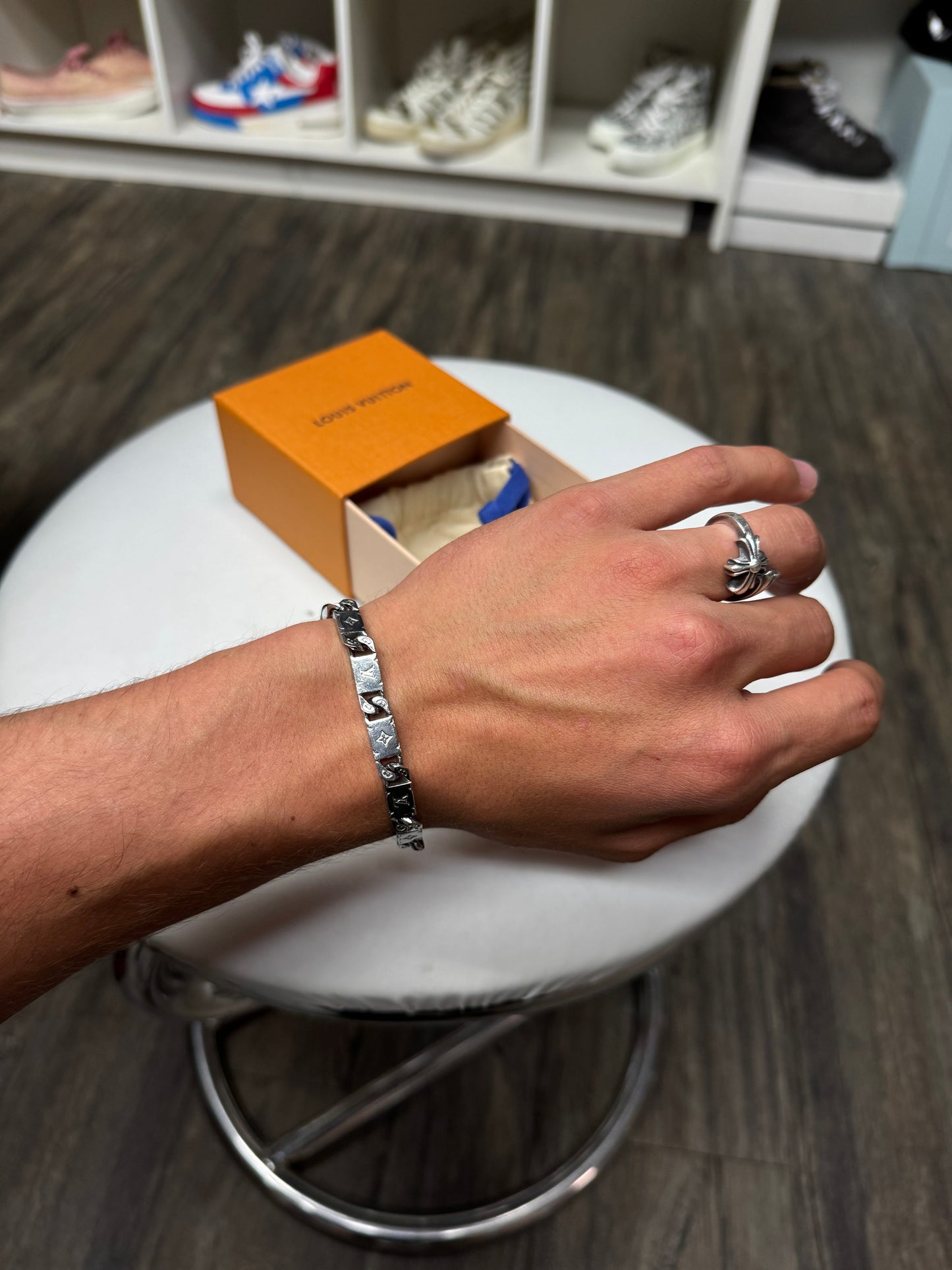 LOUIS VUTTION MONOGRAM TIED UP BRACELET (8in)