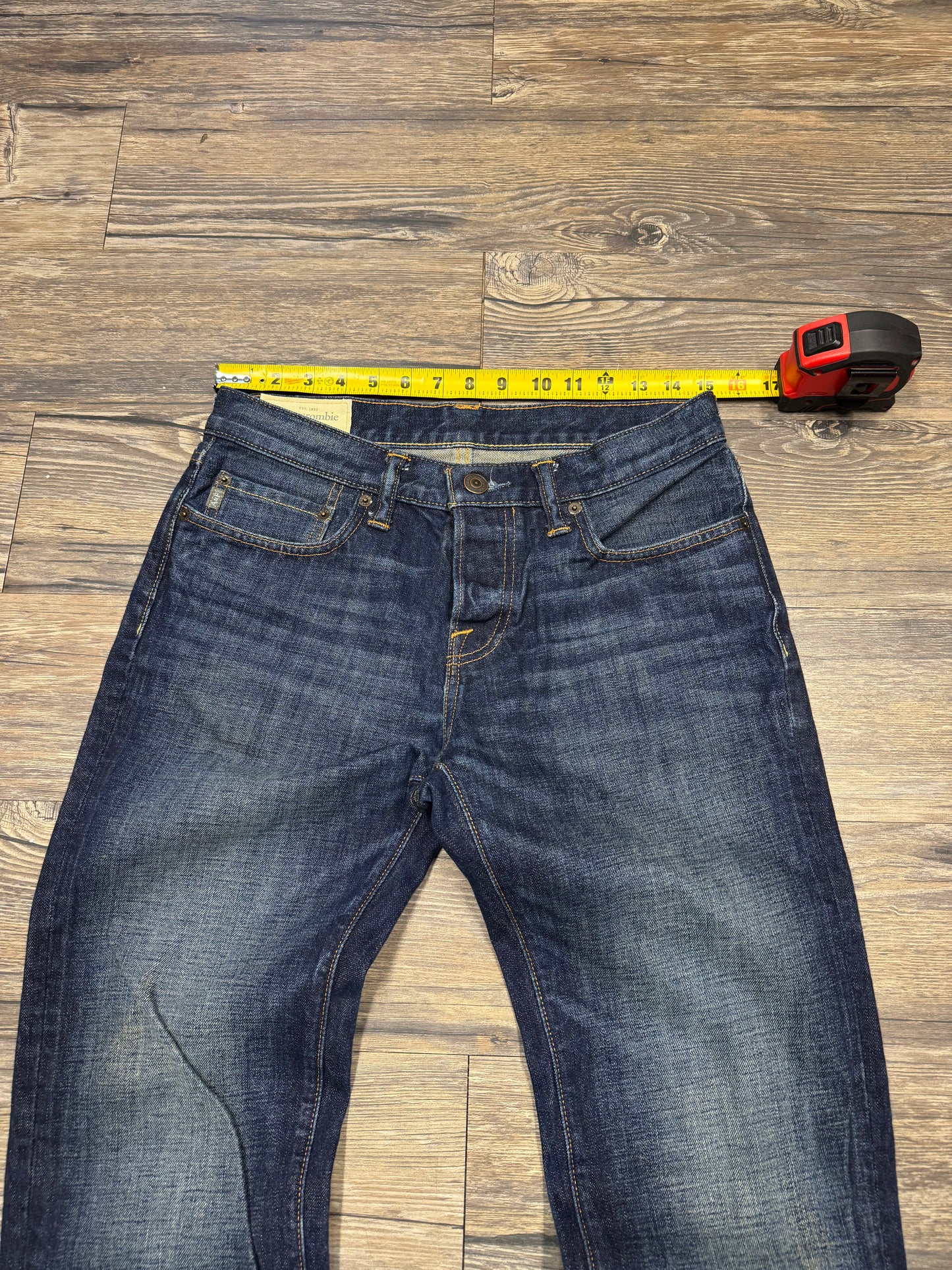 ABERCROMBIE & FITCH SLIMFIT DARK WASH JEANS (30x32)