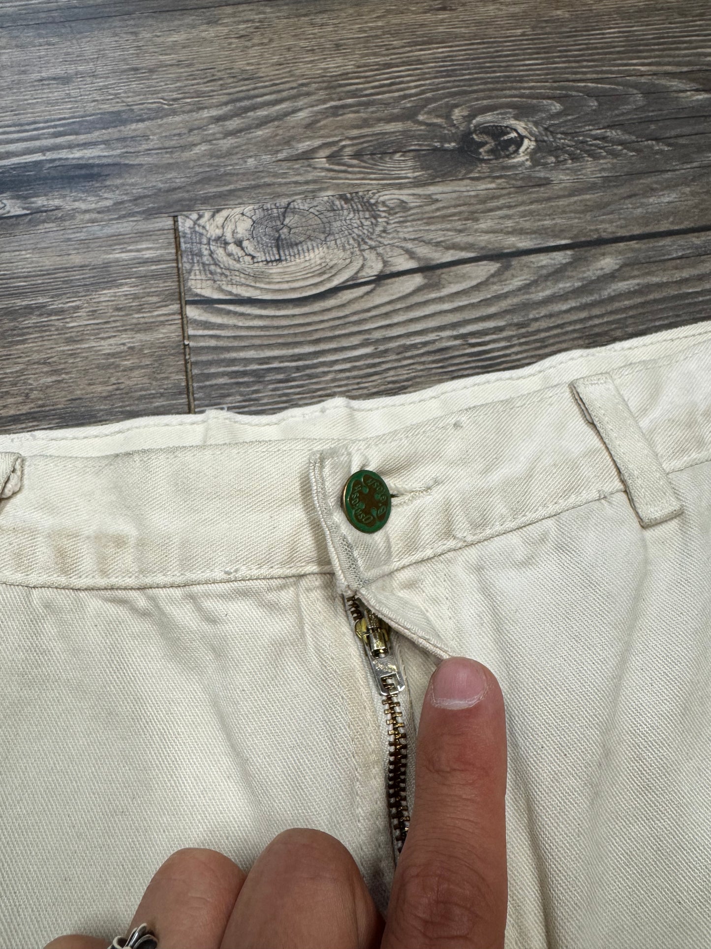 OSHKOSH VINTAGE OFF WHITE DISTRESSED JEANS (30)