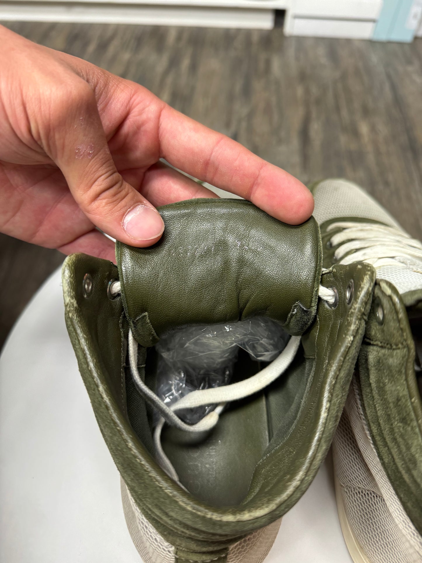 GUCCI SUEDE/MESH DAPPER HI-TOP SNEAKERS (41)