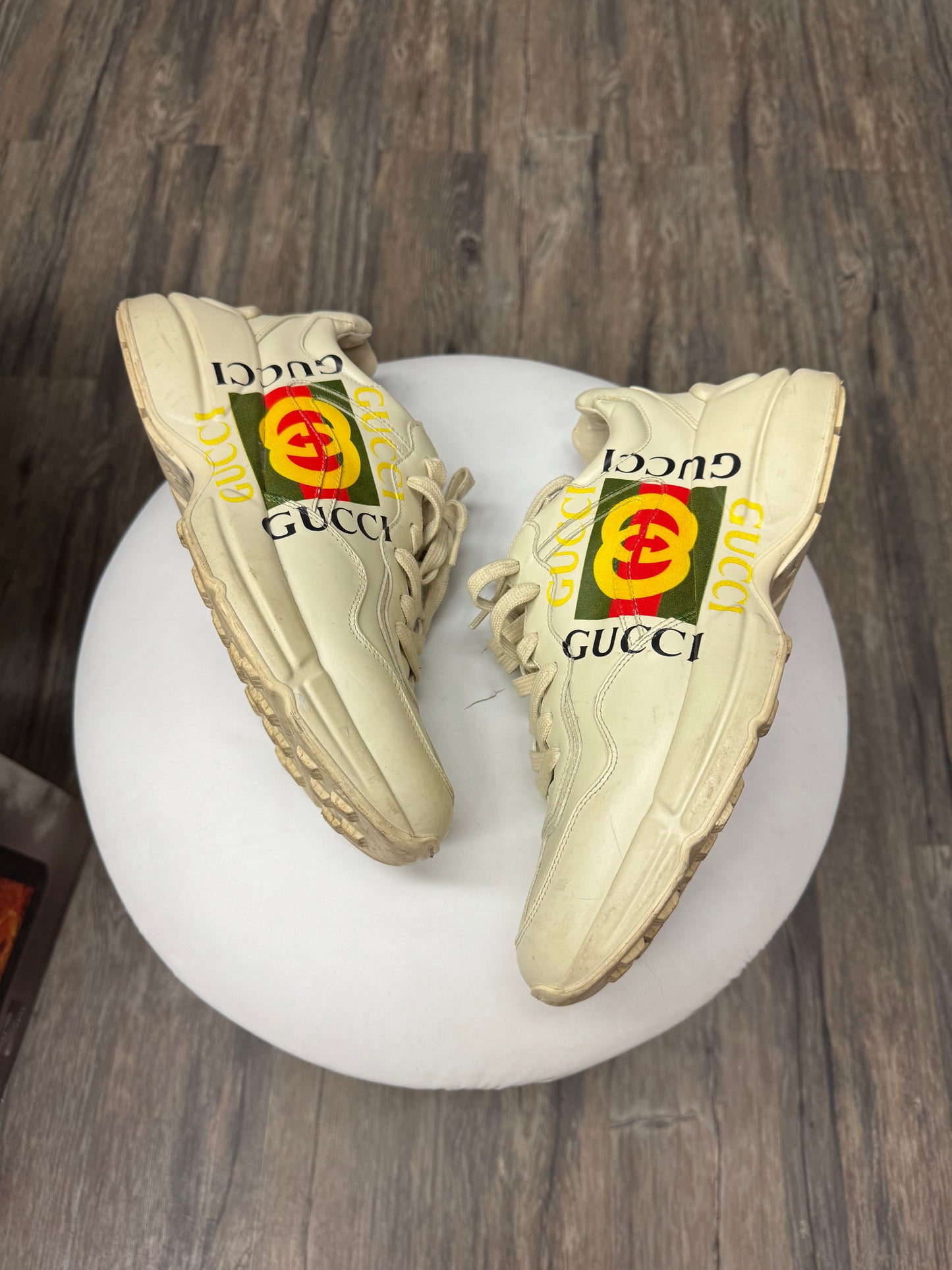 GUCCI RHYTHON LEATHER SNEAKERS (42)