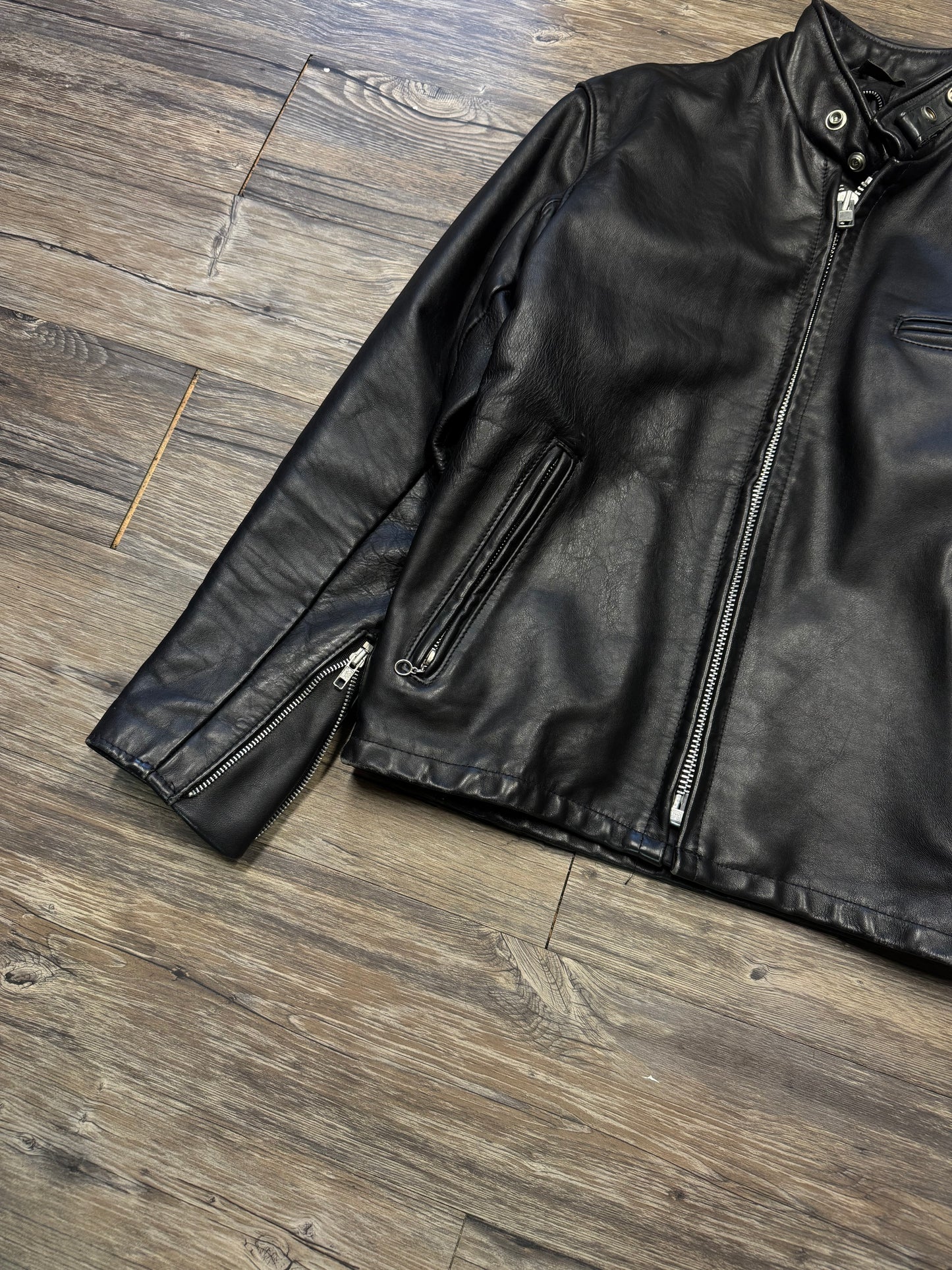 SCHOTT NYC BLACK LEATHER BIKER JACKET (M)